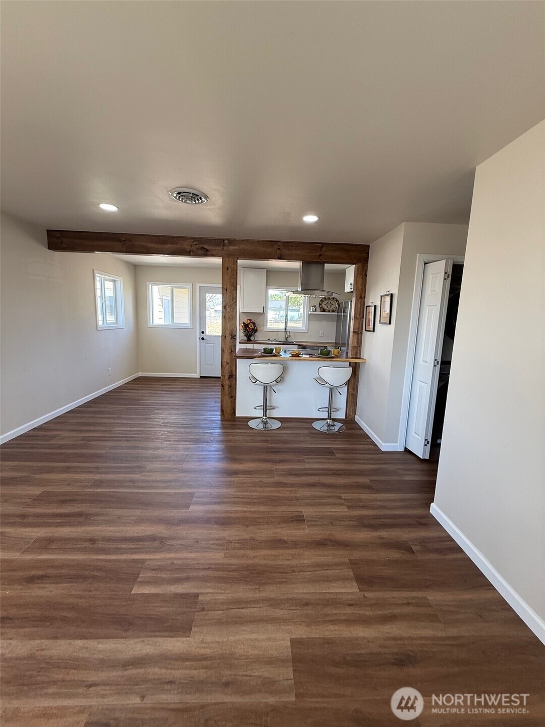 515 S Juniper Drive Property Photo 2