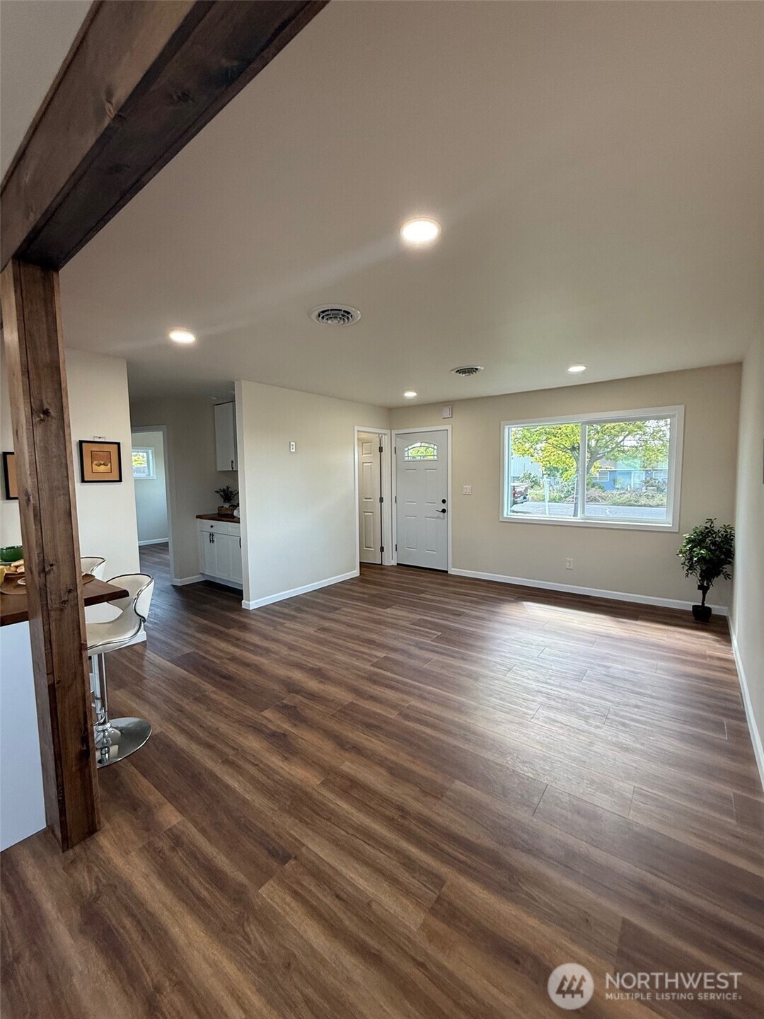 515 S Juniper Drive Property Photo 9