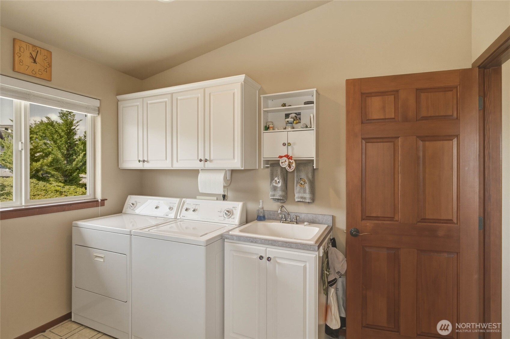 275 E Emerson Drive Property Photo 20