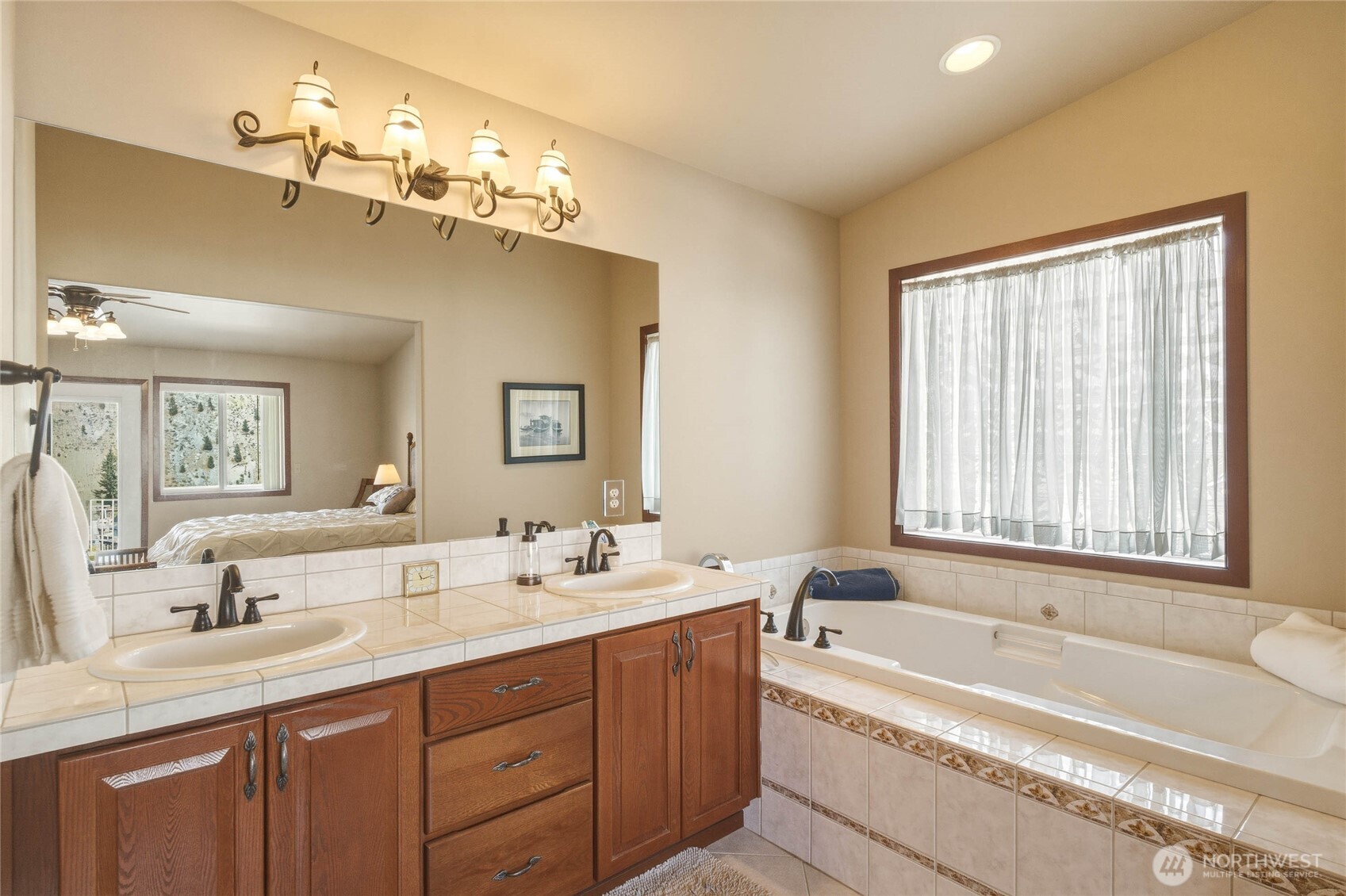 275 E Emerson Drive Property Photo 23