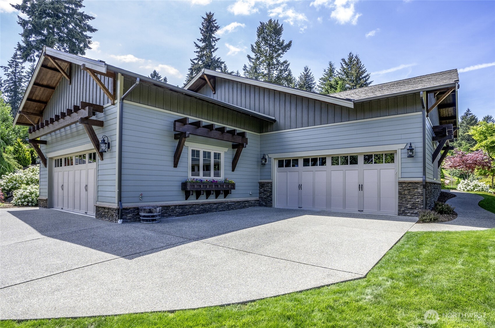 616 Hyak Way Property Photo 10