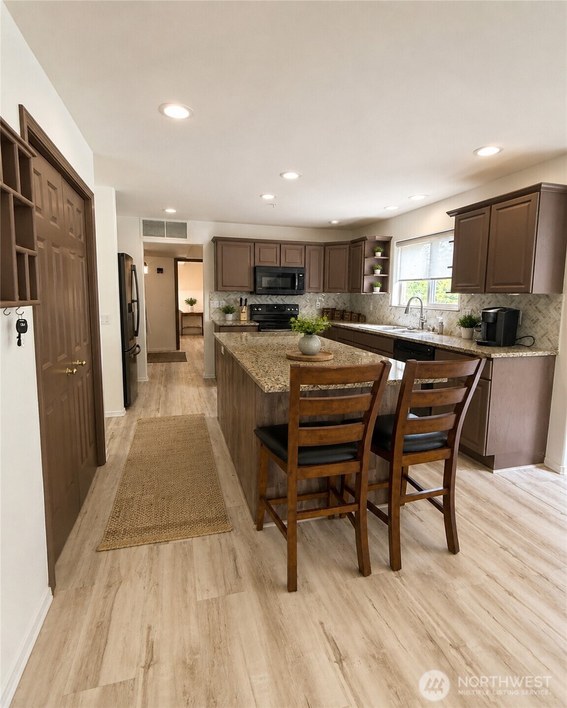 2272 Sunrise Place Property Photo 3