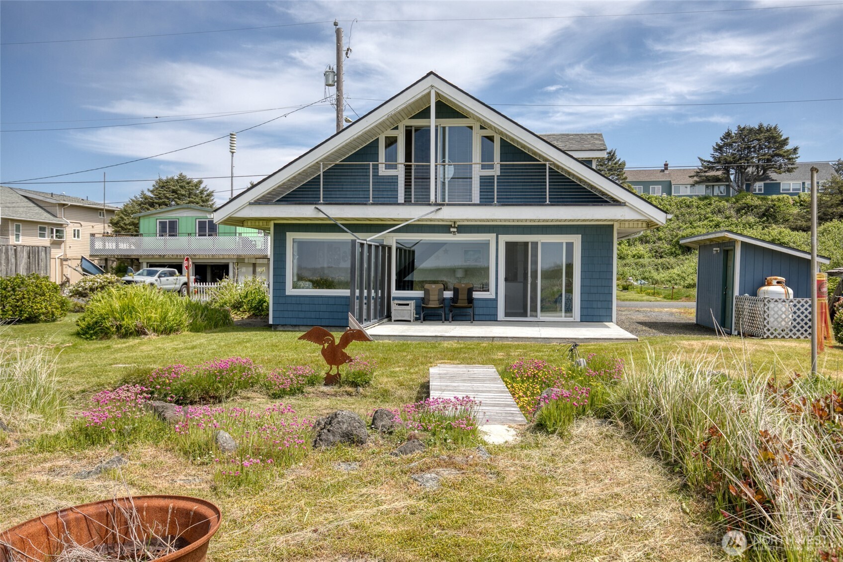 47811 Pacific Avenue Property Photo 2