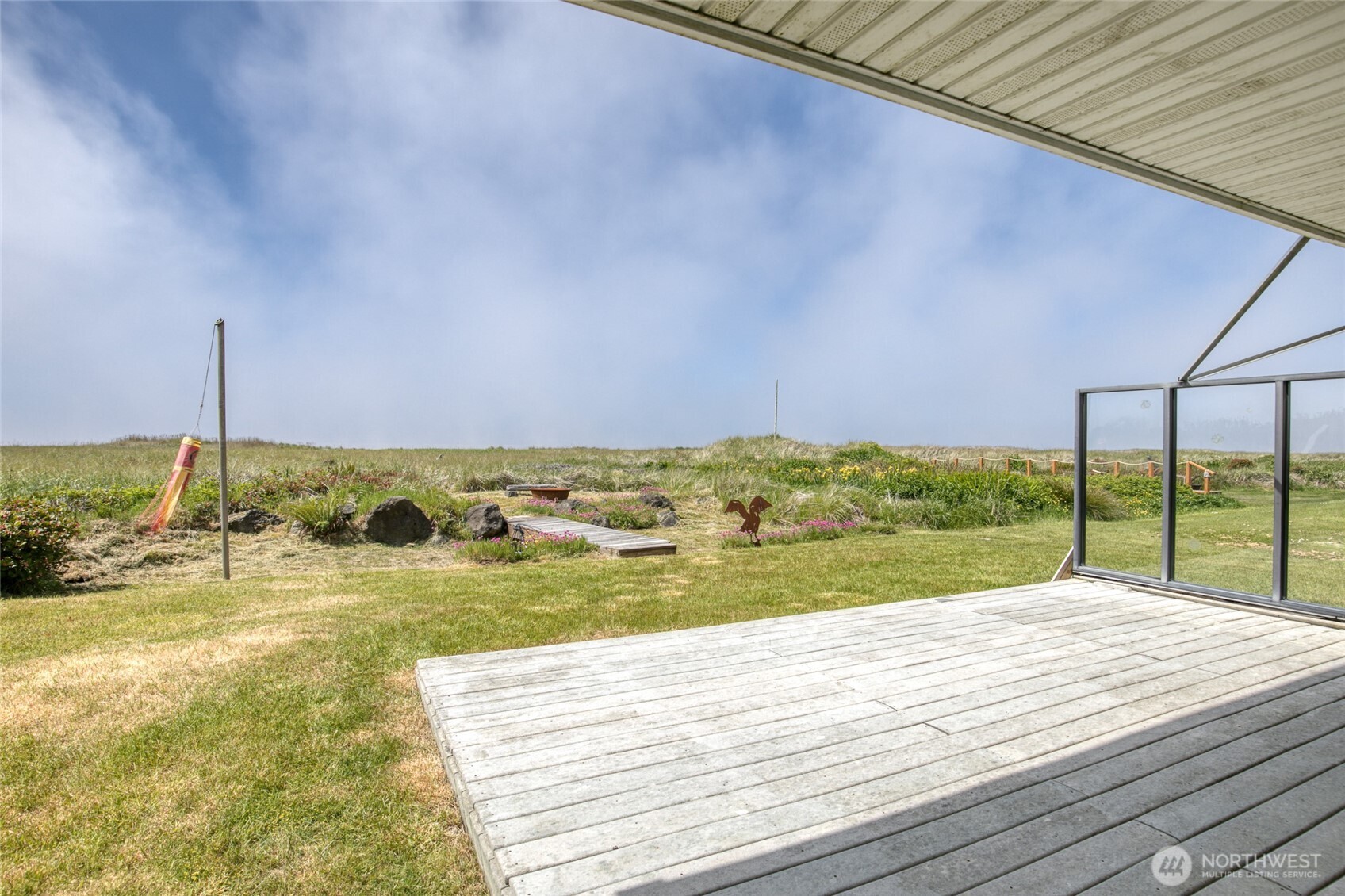 47811 Pacific Avenue Property Photo 3
