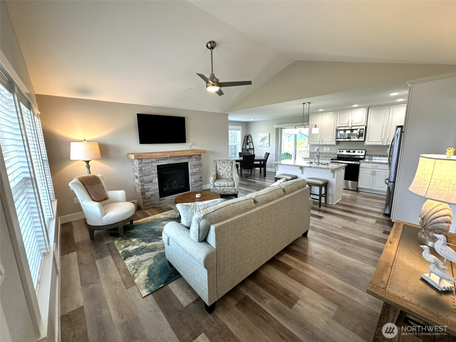 1264 Fairwood Drive Property Photo 4