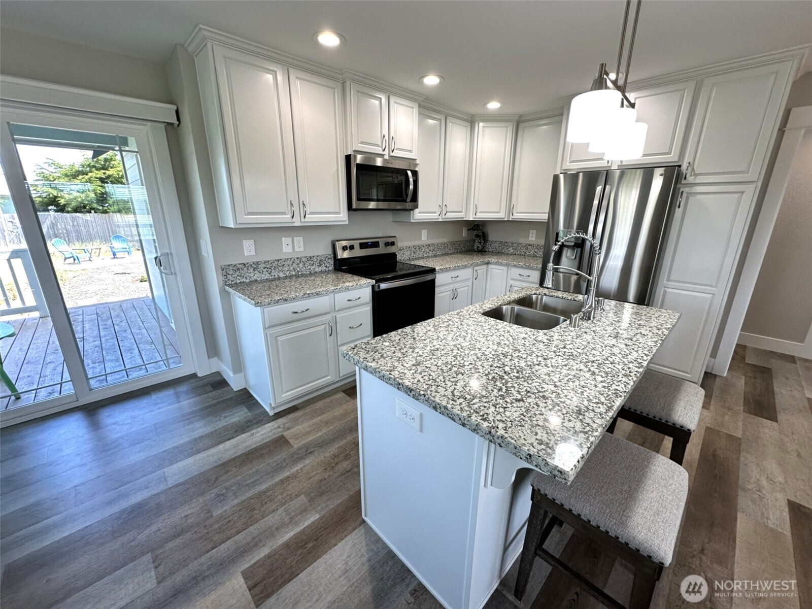 1264 Fairwood Drive Property Photo 8