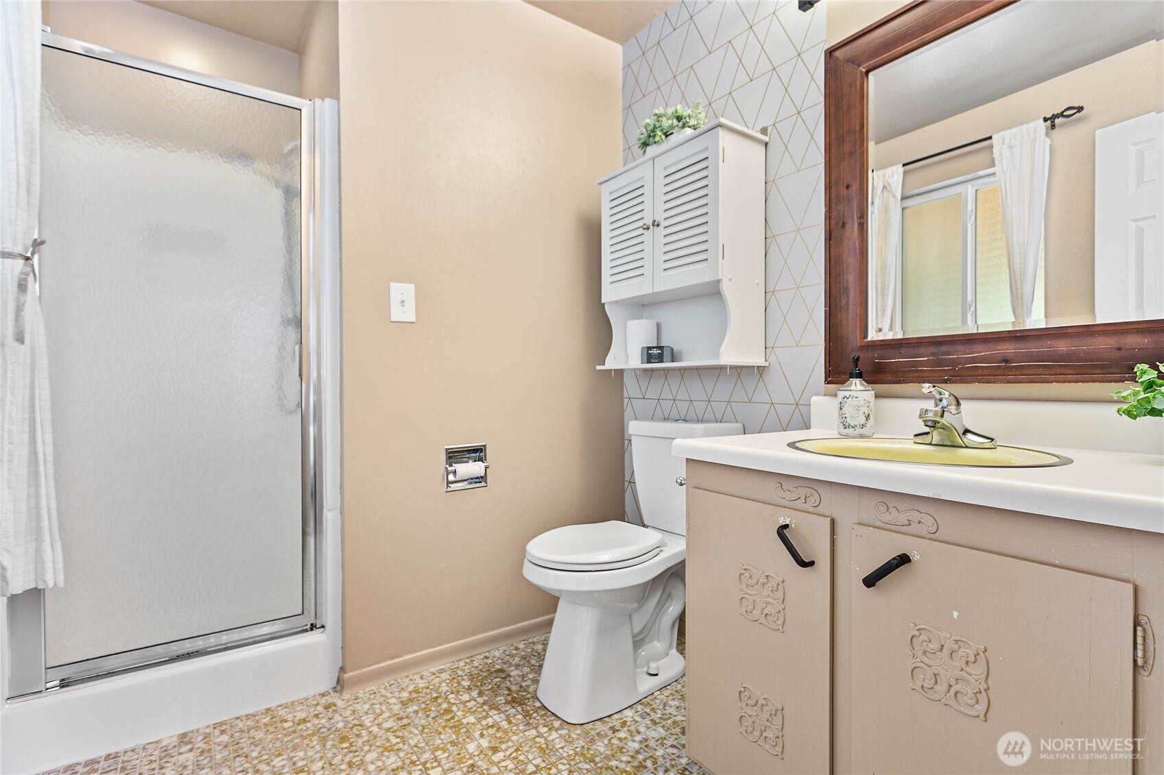 909 Queen Street Property Photo 19