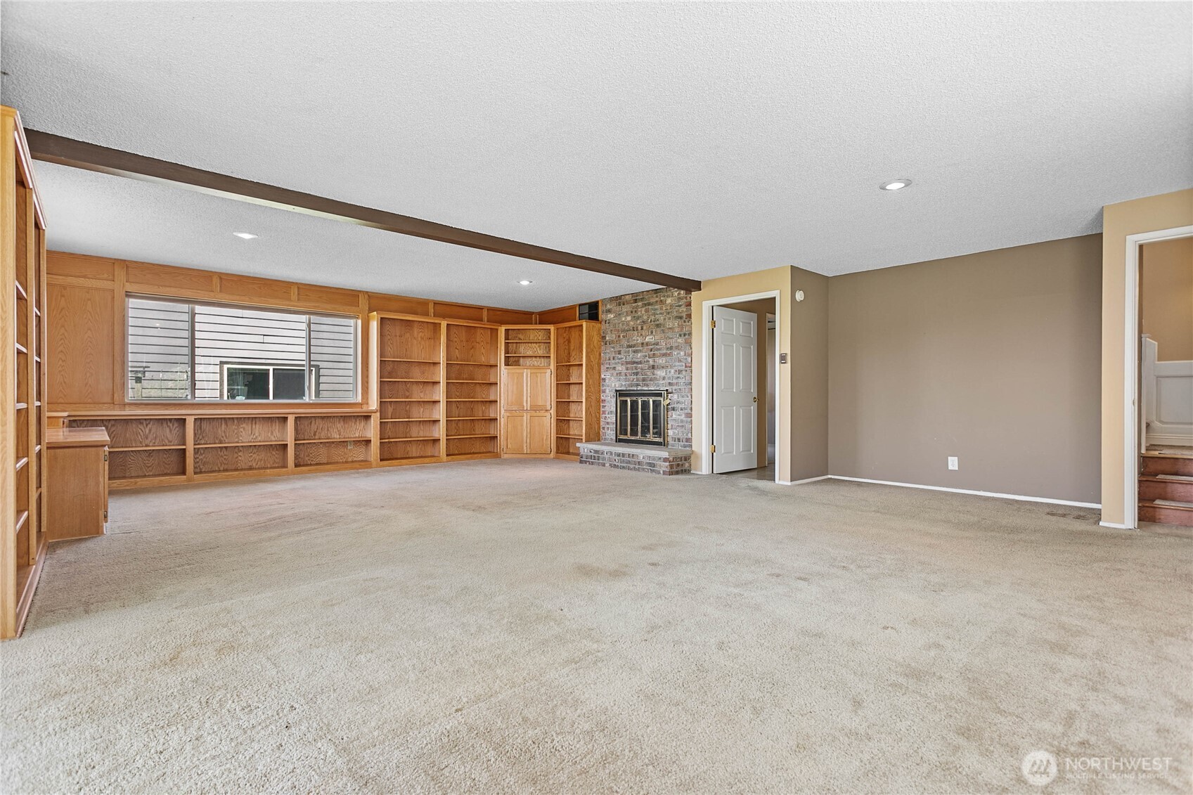 909 Queen Street Property Photo 25