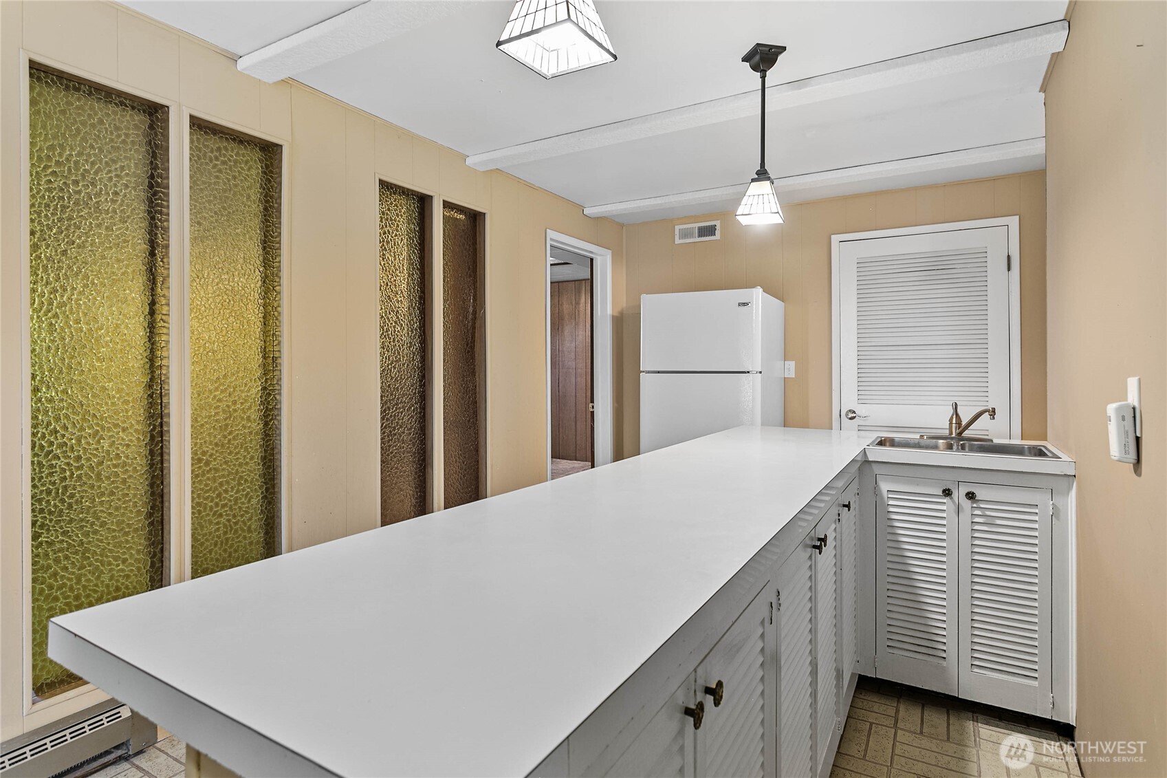 909 Queen Street Property Photo 29