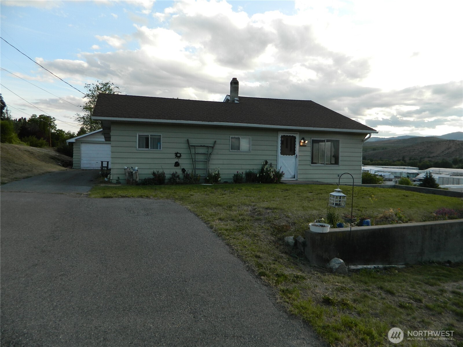 110 1st Street Property Photo 1