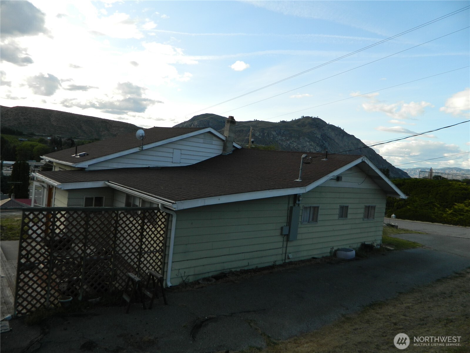 110 1st Street Property Photo 3