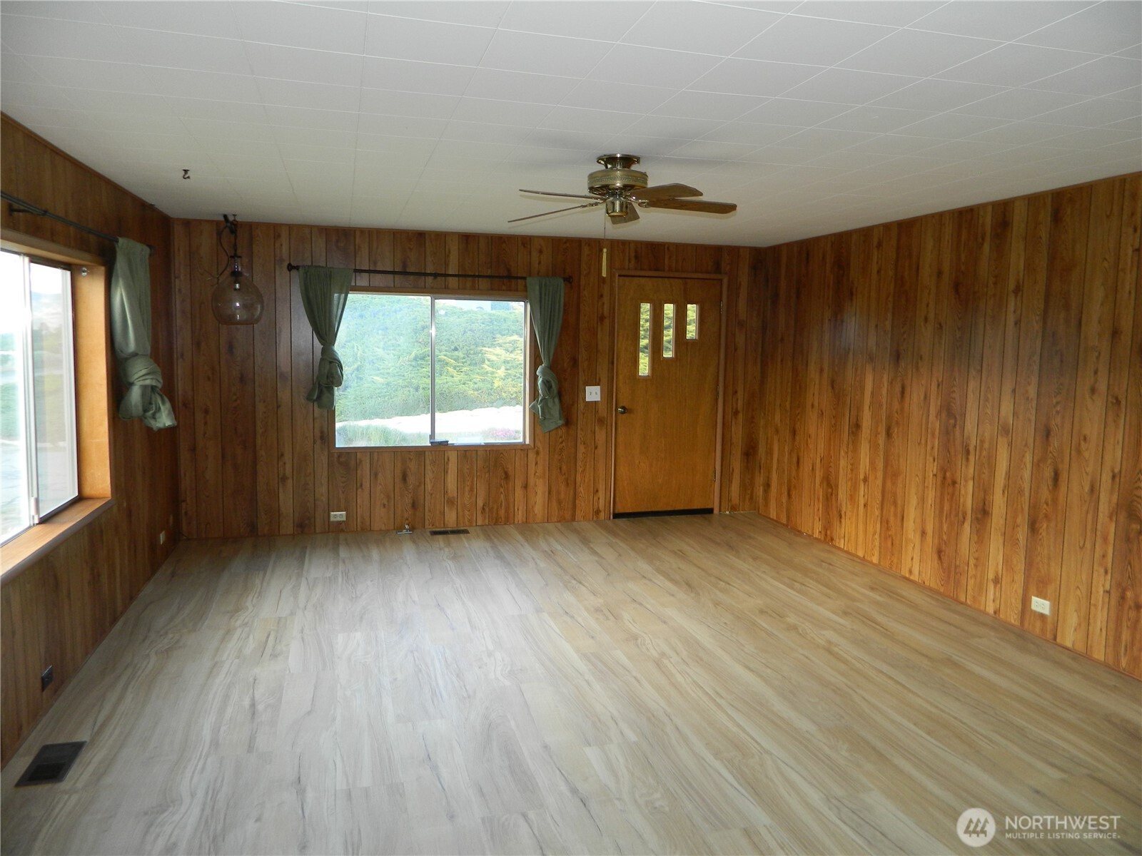 110 1st Street Property Photo 4