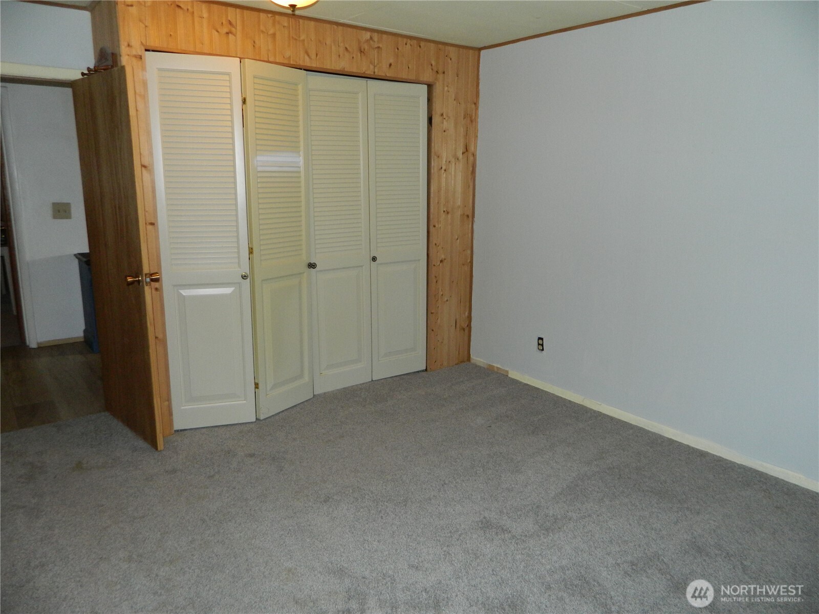 110 1st Street Property Photo 8