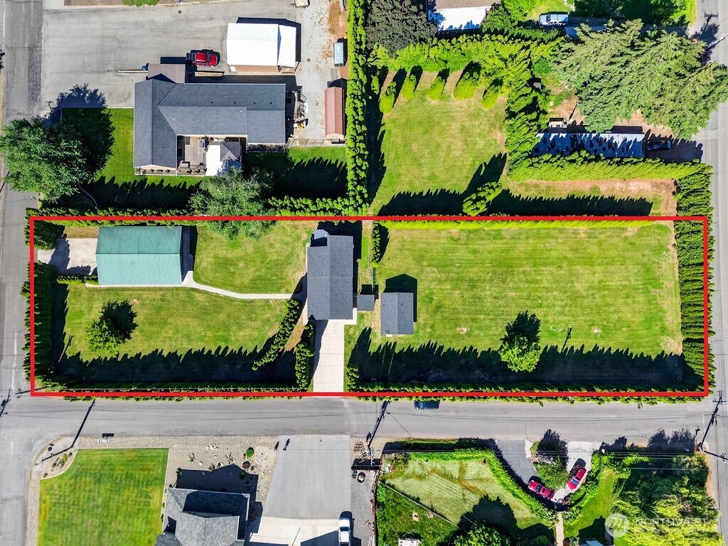 92 S Stark Avenue Property Photo 1