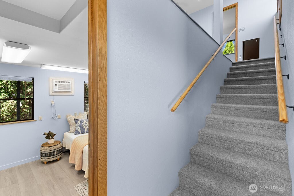 92 S Stark Avenue Property Photo 8