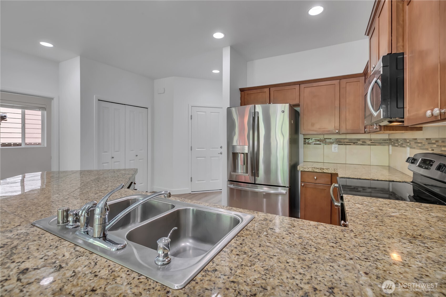 2106 E 45th Court Property Photo 8