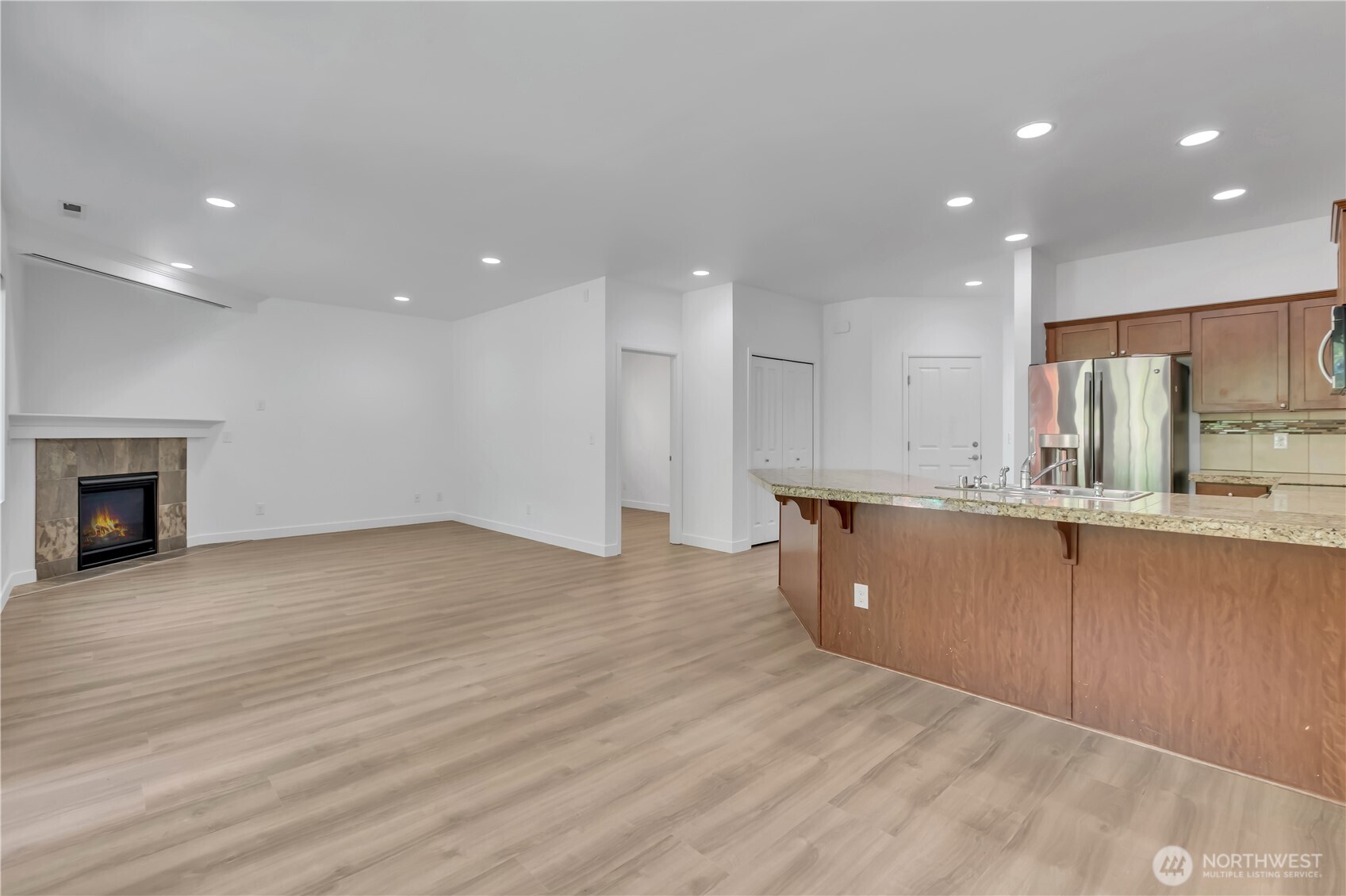 2106 E 45th Court Property Photo 14