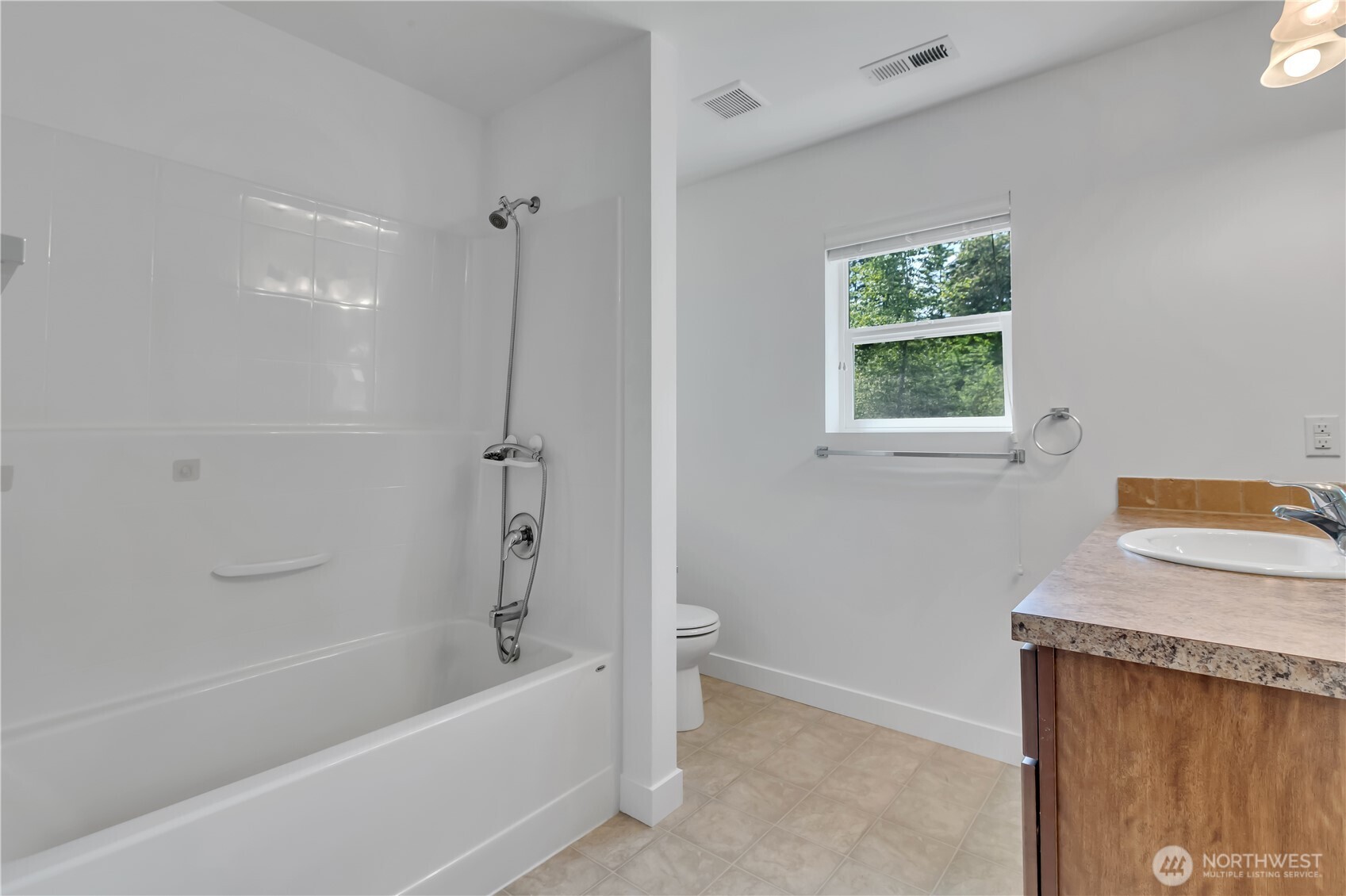 2106 E 45th Court Property Photo 25