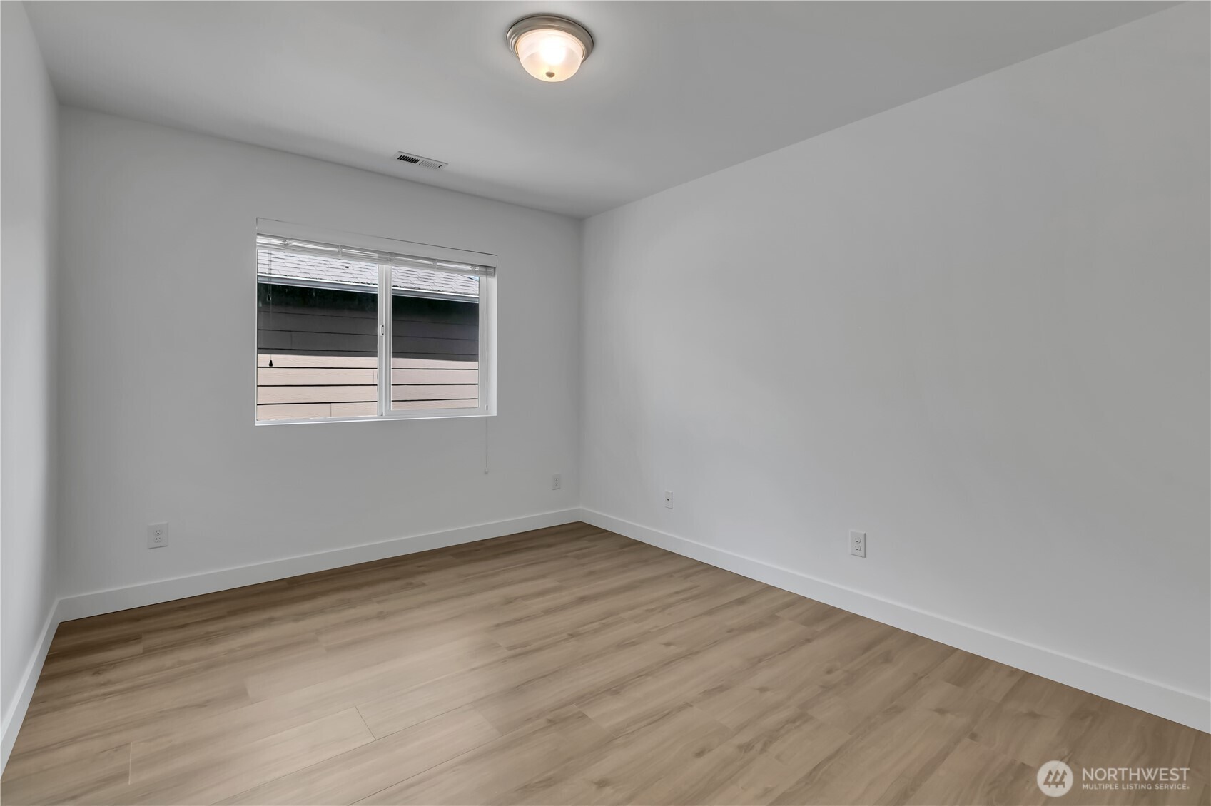 2106 E 45th Court Property Photo 26