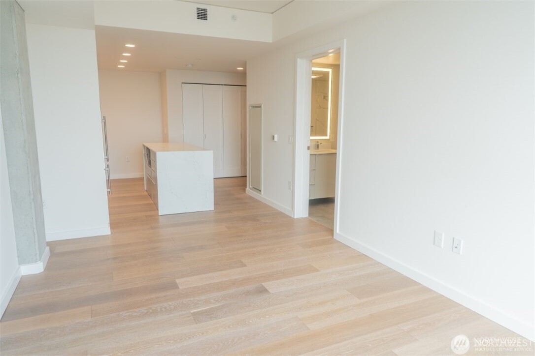 450 S Main Street 1605 Property Photo 10