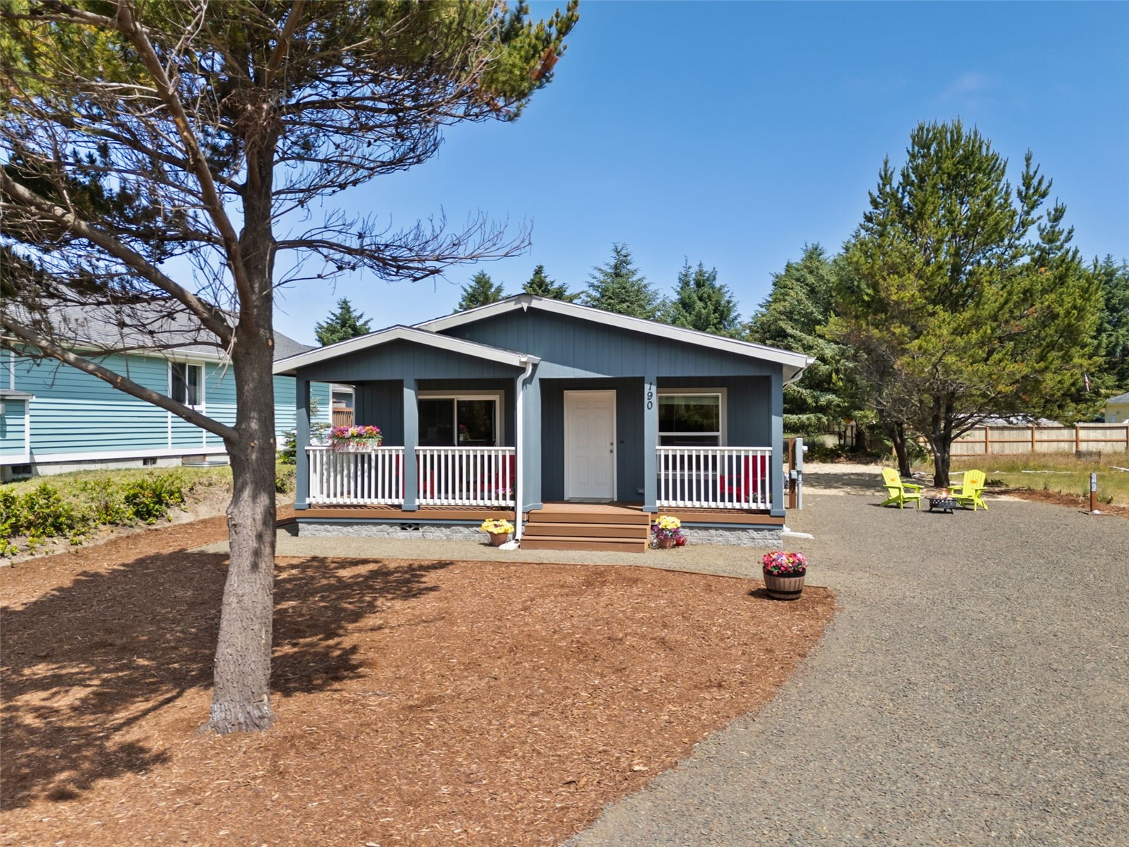 190 Clover Street Property Photo 3