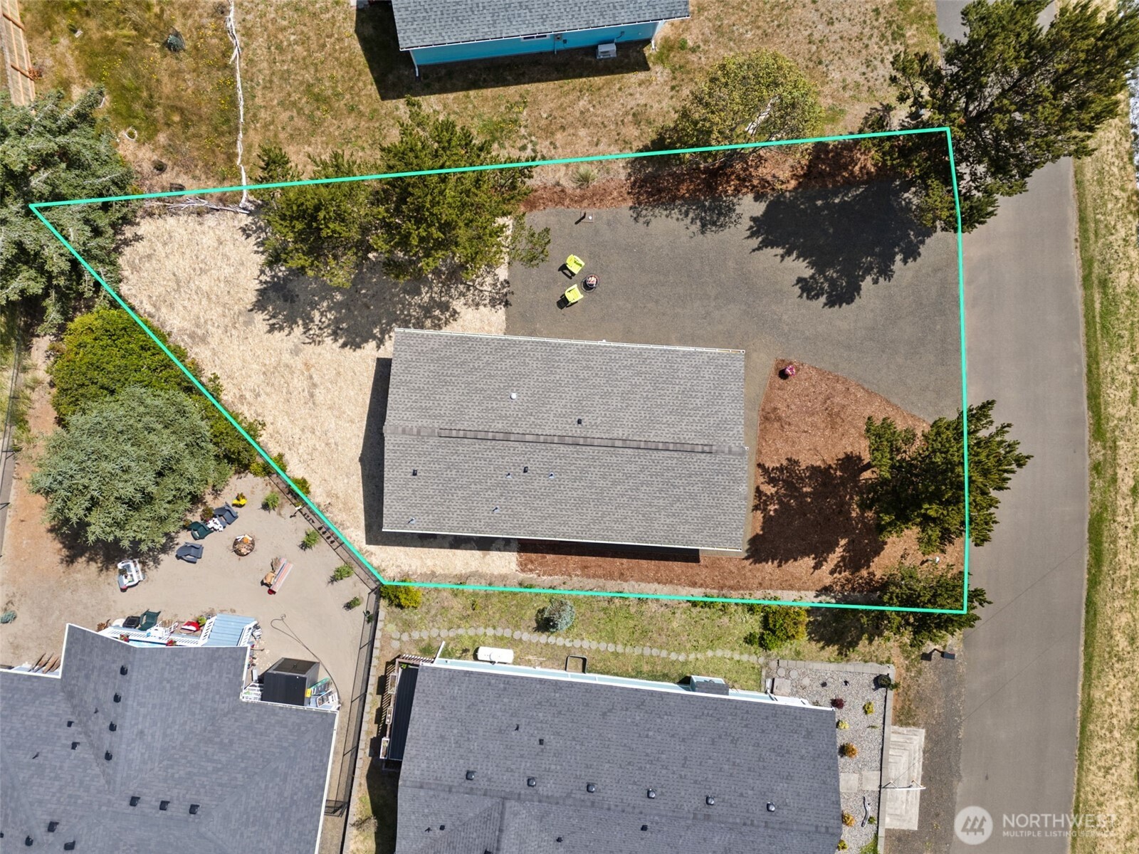190 Clover Street Property Photo 28