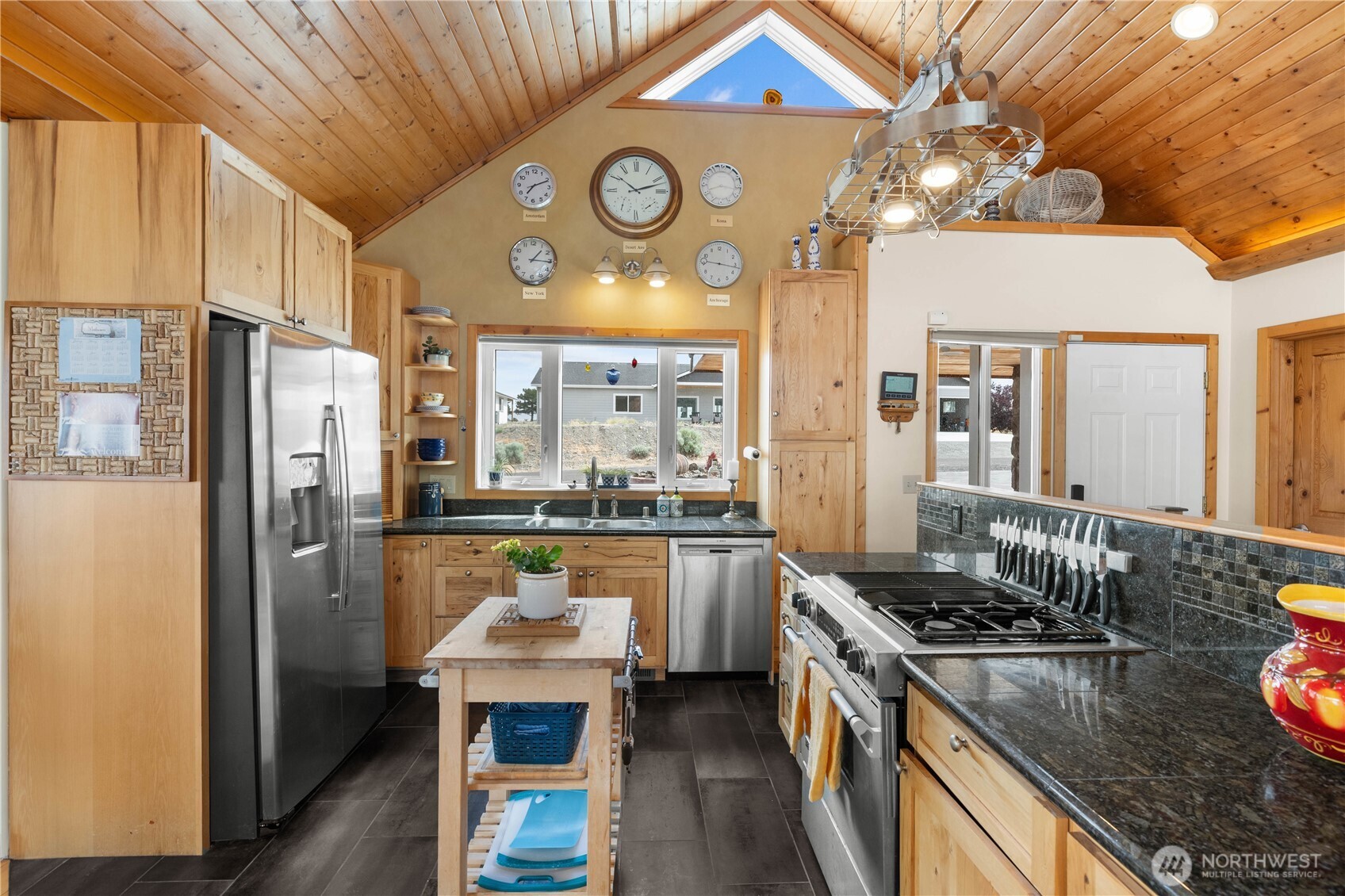 418 Summer Place Property Photo 12