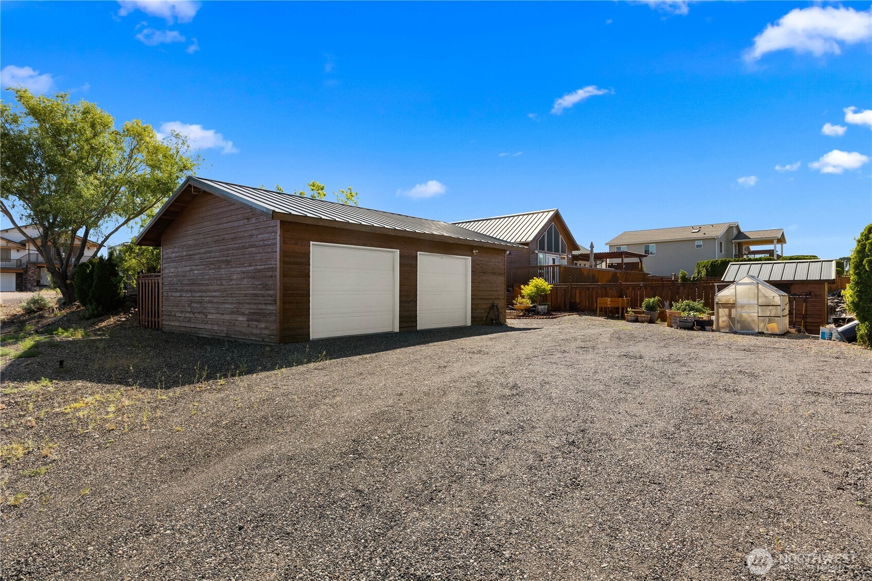 418 Summer Place Property Photo 37