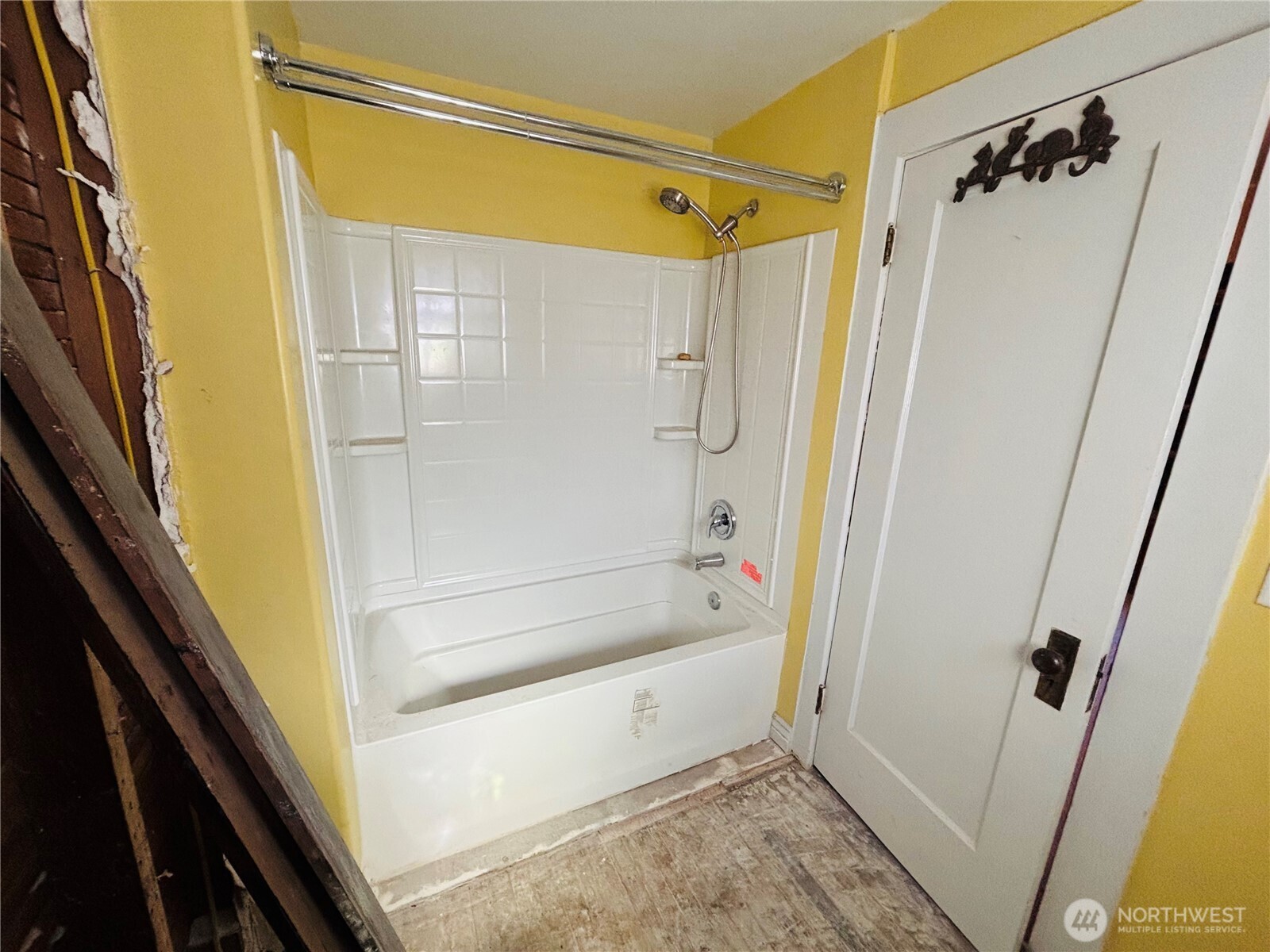 1215 N Broadway Property Photo 10