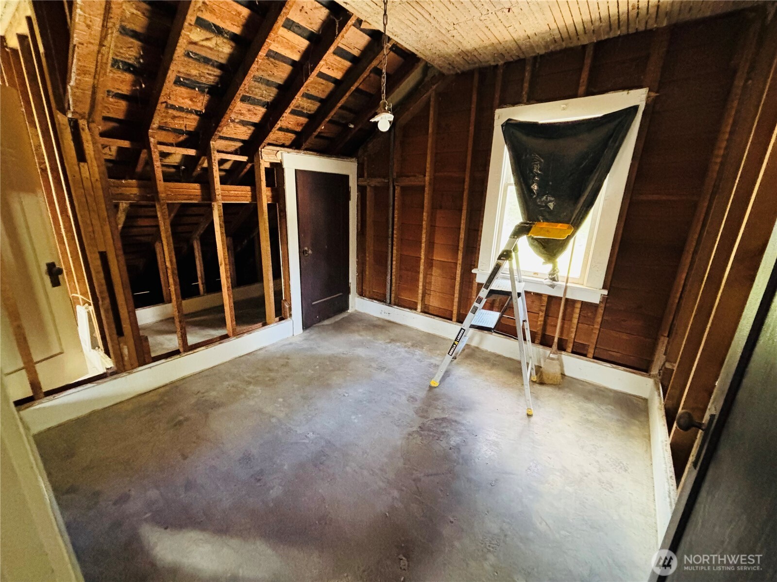 1215 N Broadway Property Photo 12