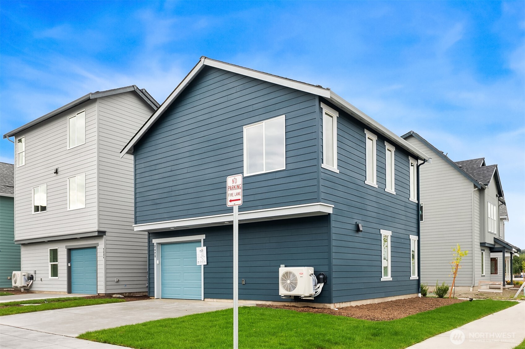 2428 160th Place Property Photo 2