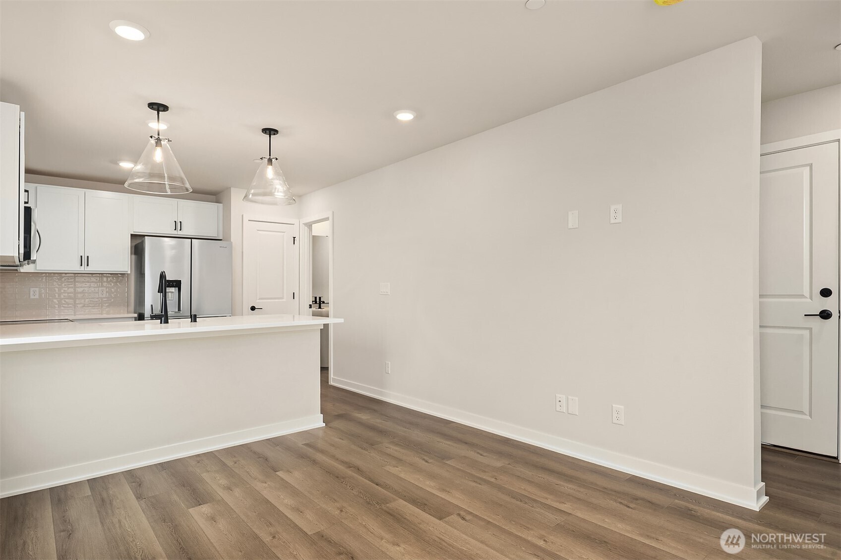 2428 160th Place Property Photo 4