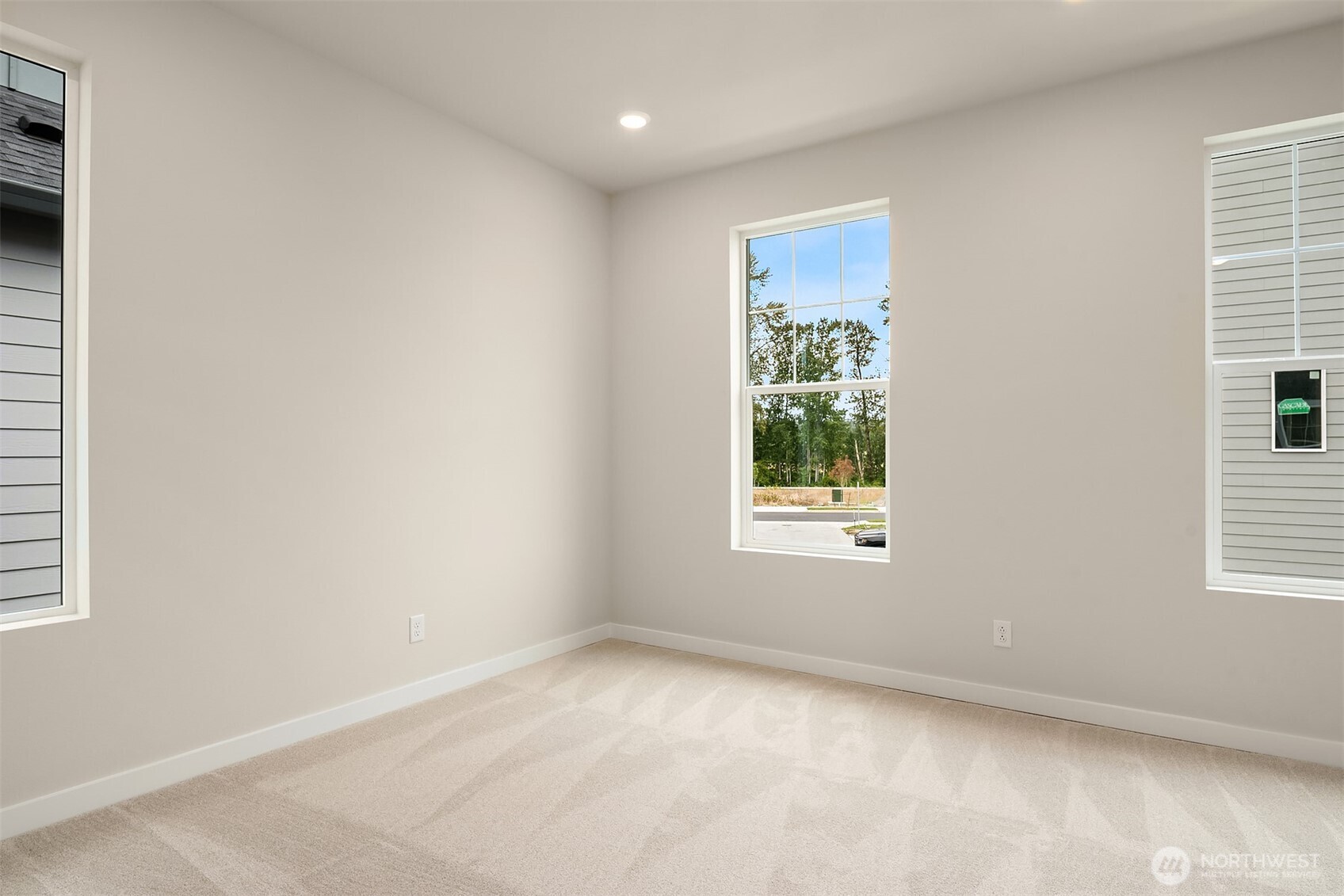 2428 160th Place Property Photo 15
