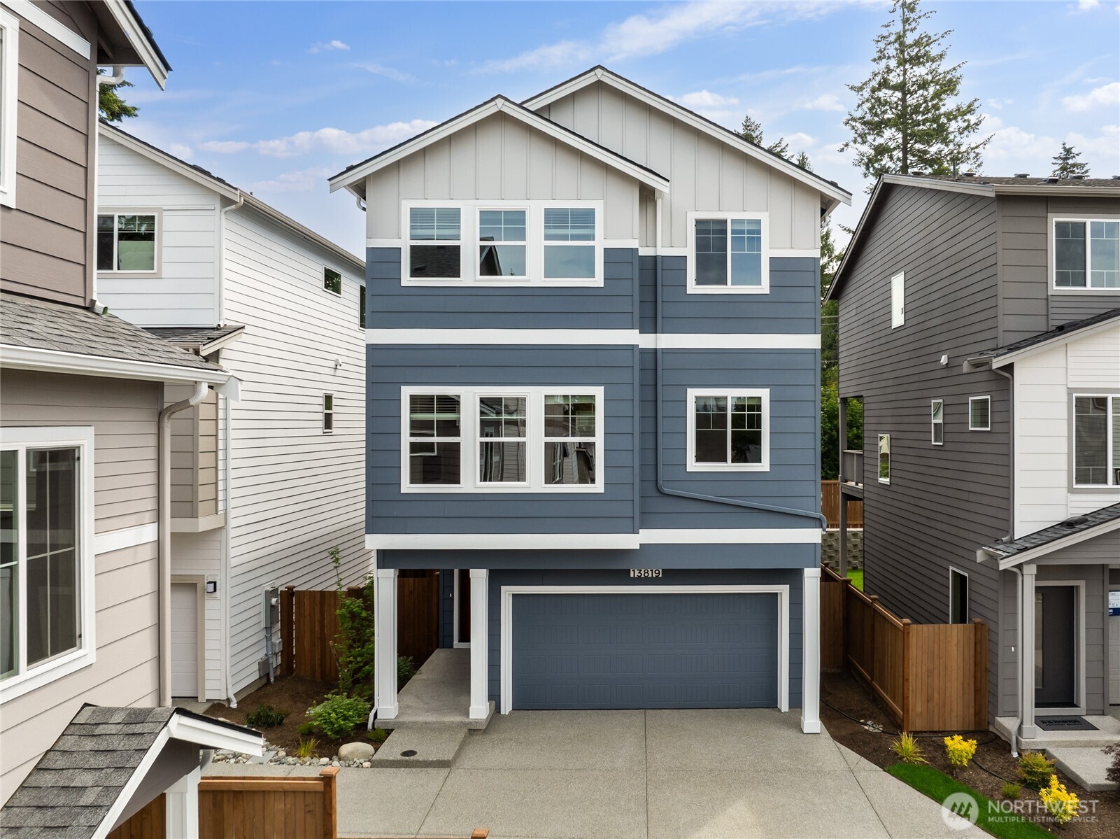 13913 11th Place Property Photo 1