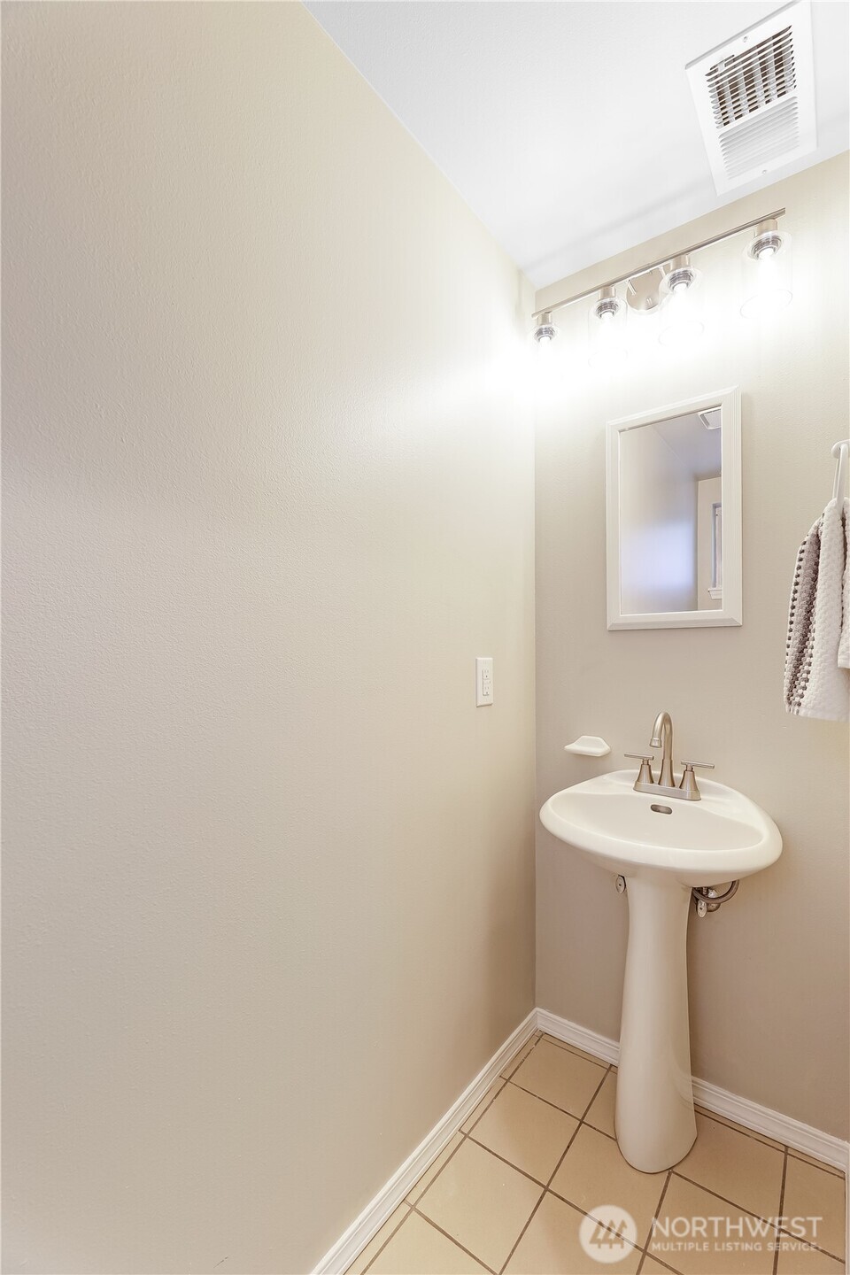 11520 Maple Court Property Photo 7