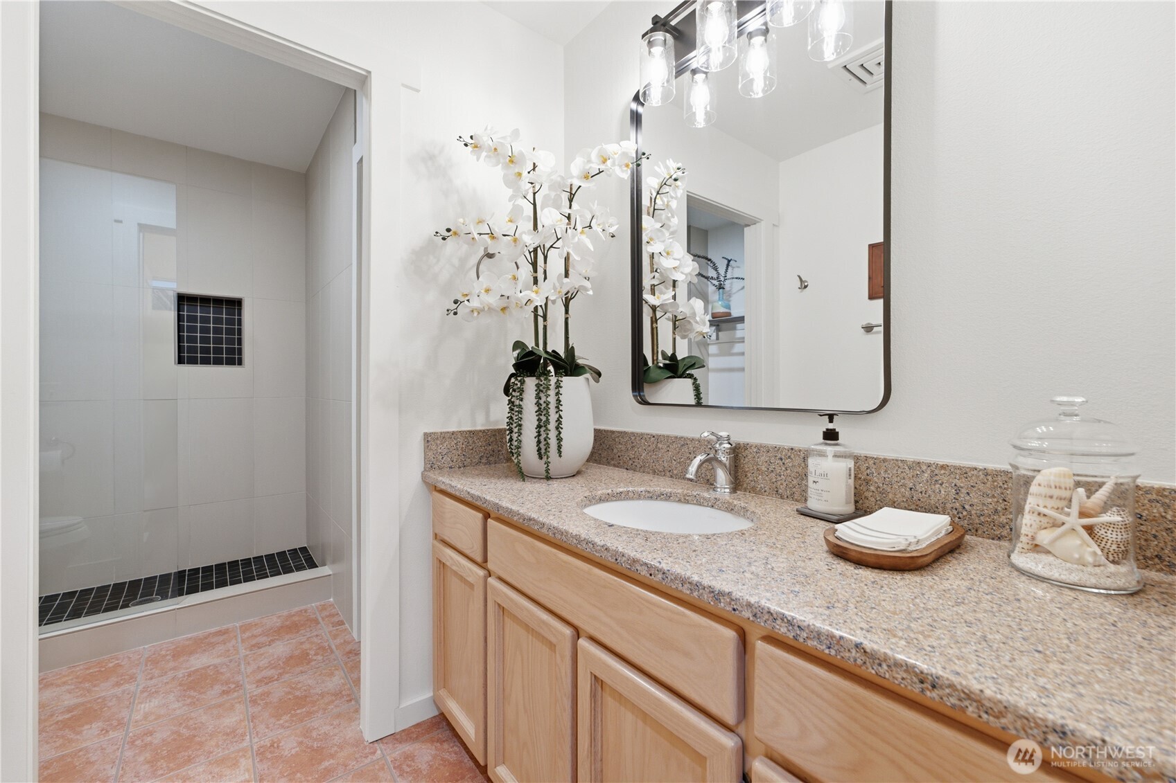 27621 Ne Quail Creek Drive Property Photo 35