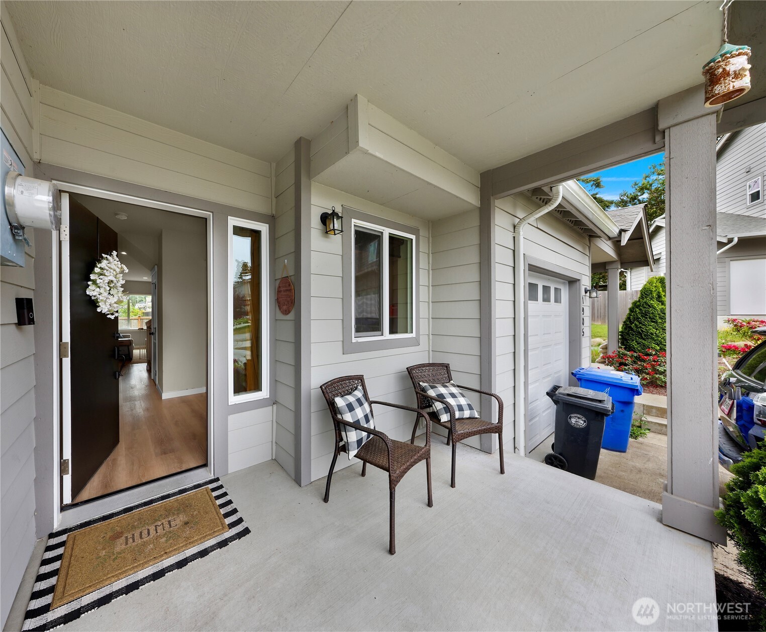 1911 Sw Cooper Way Property Photo 3
