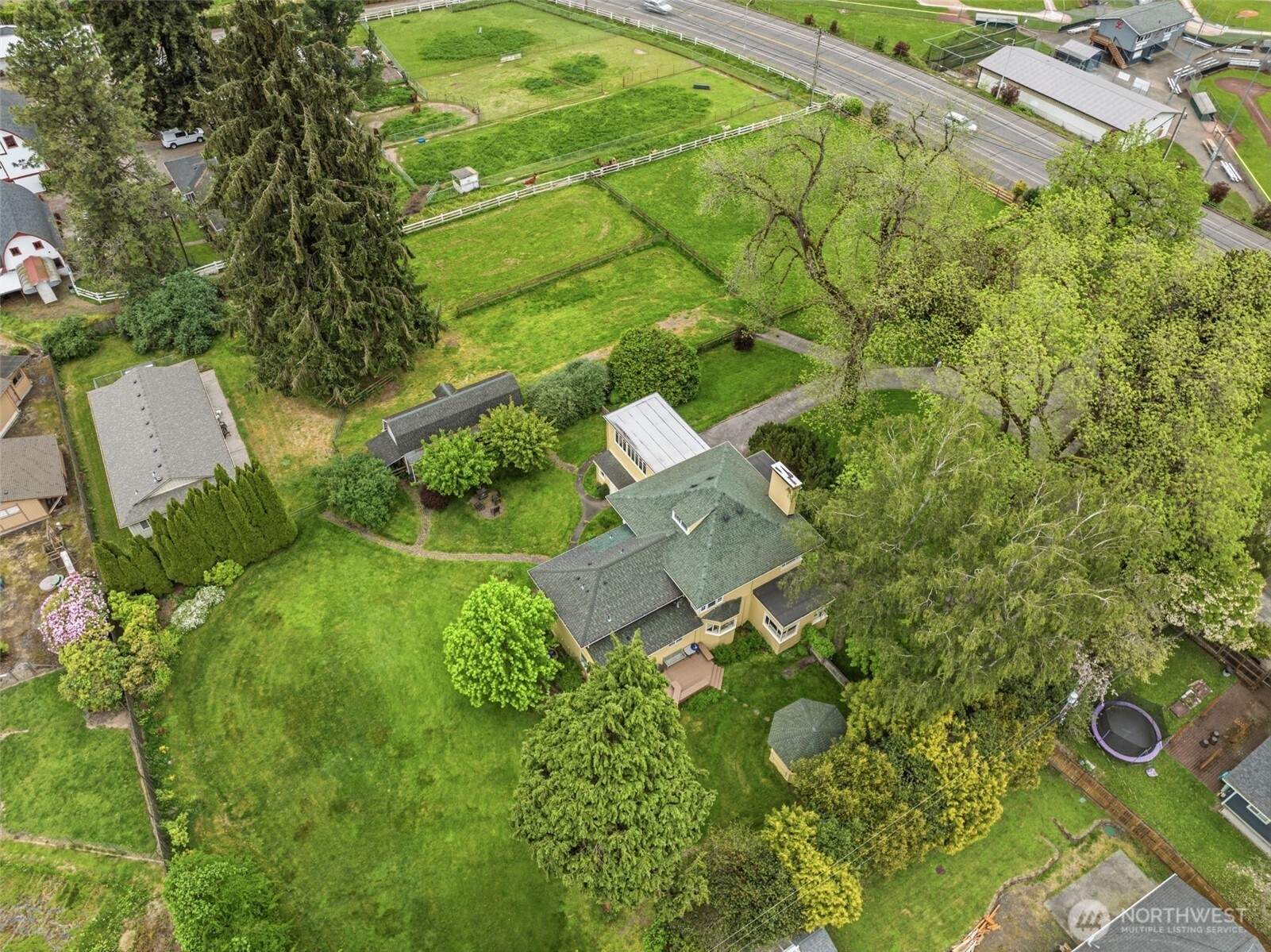 2655 Pacific Way Property Photo 3