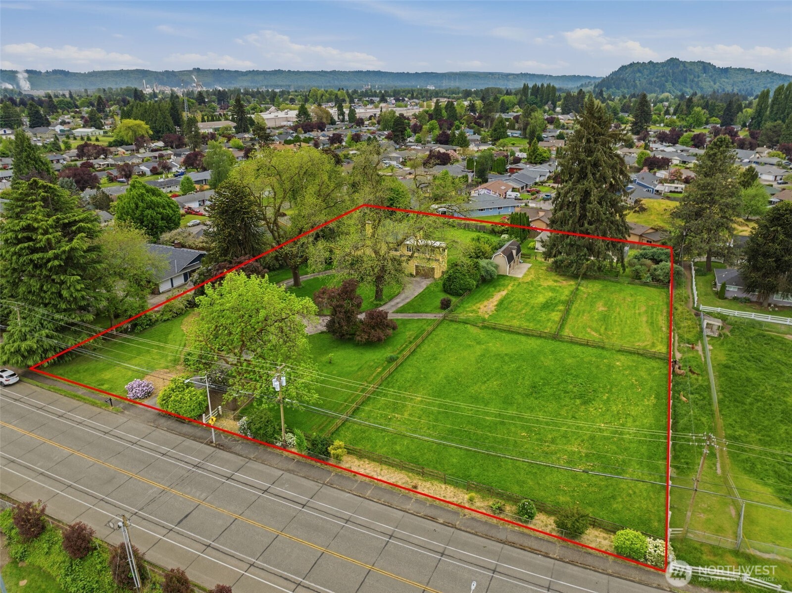 2655 Pacific Way Property Photo 4