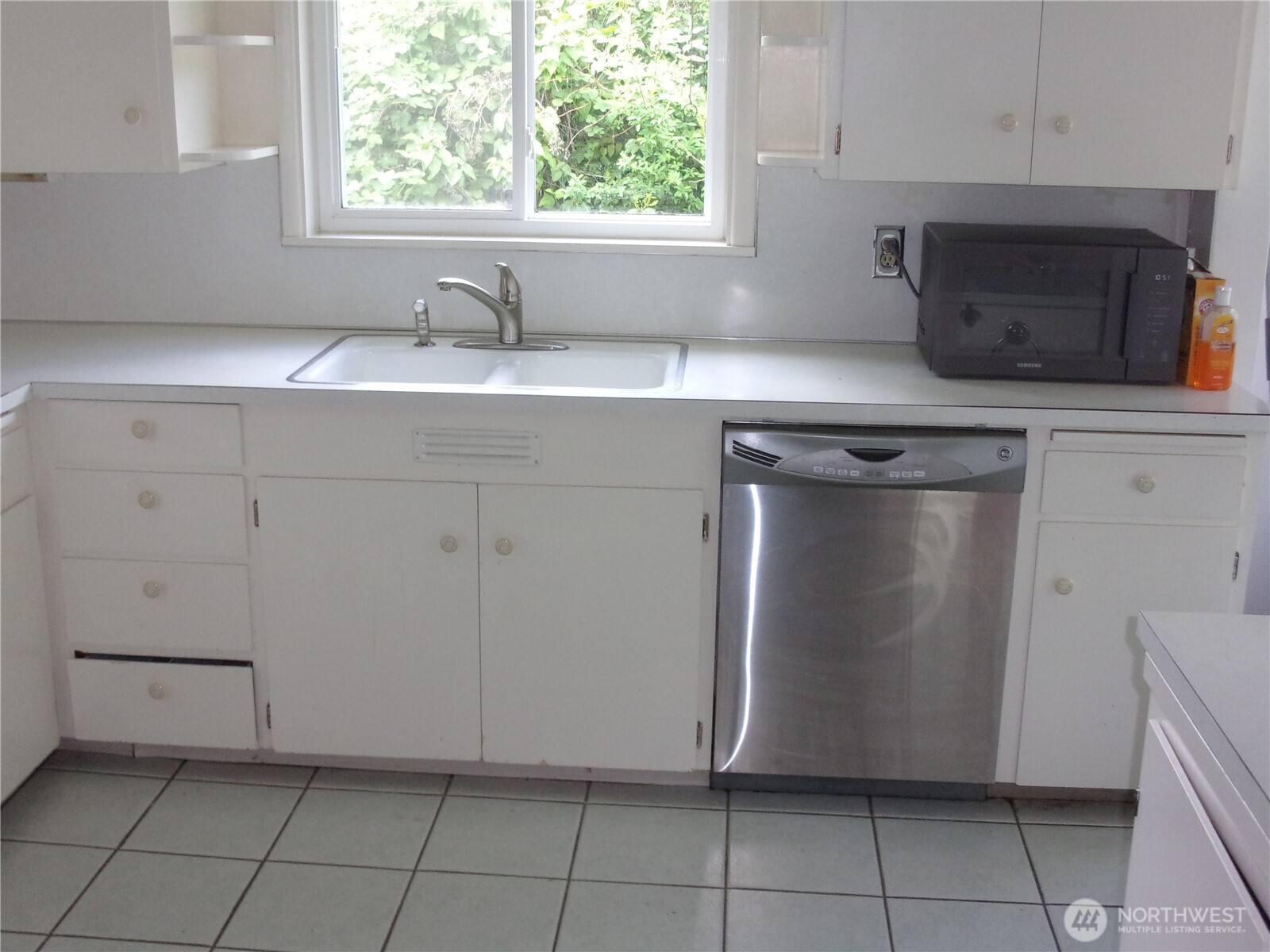 9404 A Street Property Photo 12