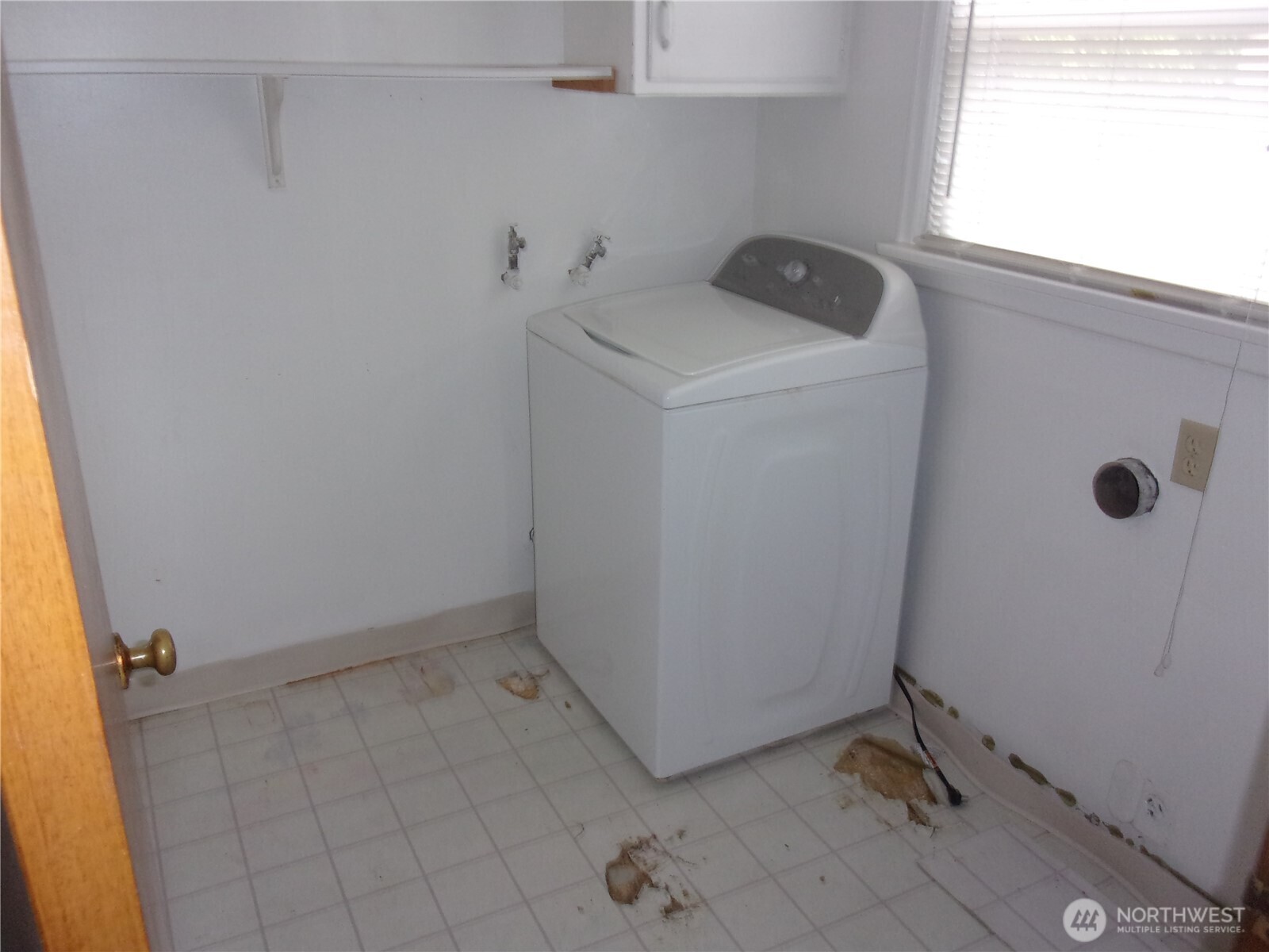 9404 A Street Property Photo 15
