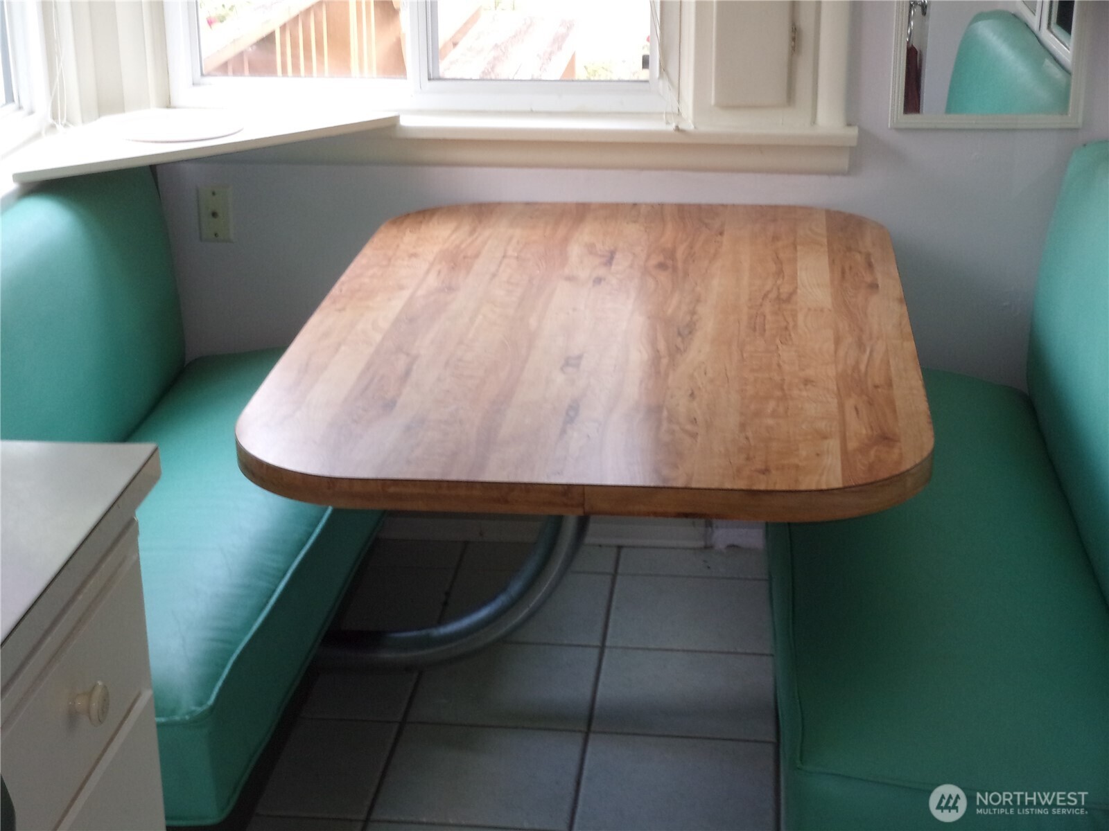 9404 A Street Property Photo 16