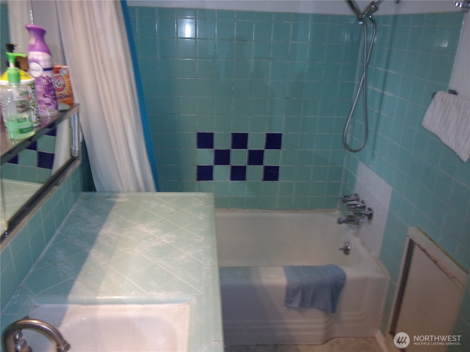 9404 A Street Property Photo 19