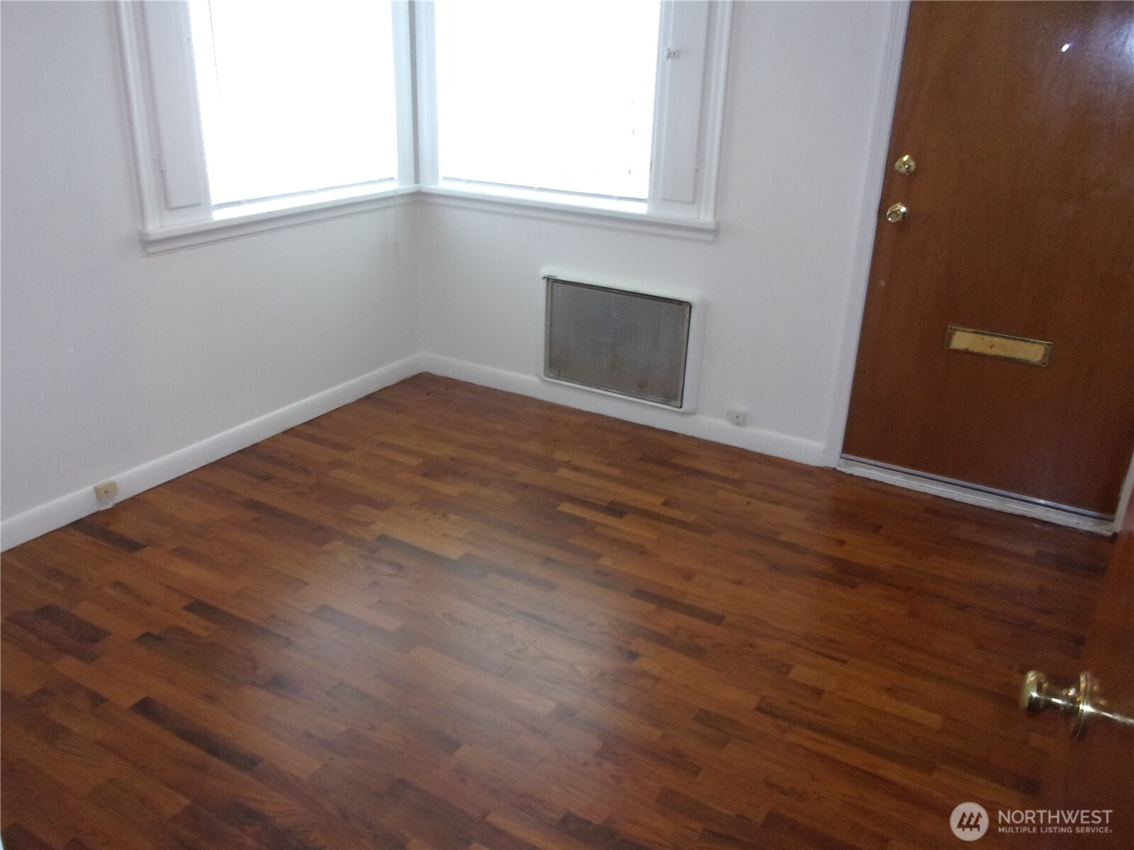 9404 A Street Property Photo 20