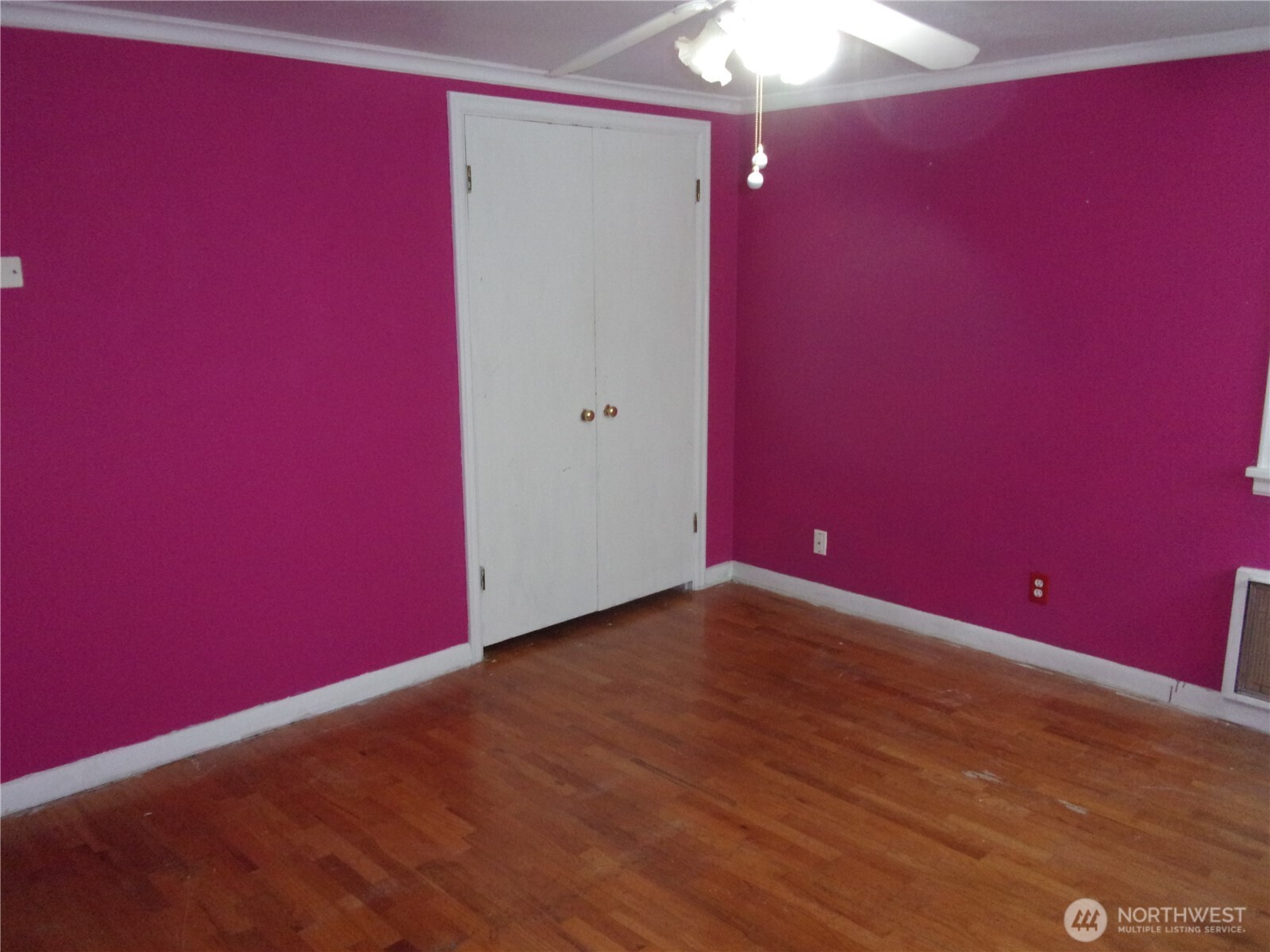 9404 A Street Property Photo 21