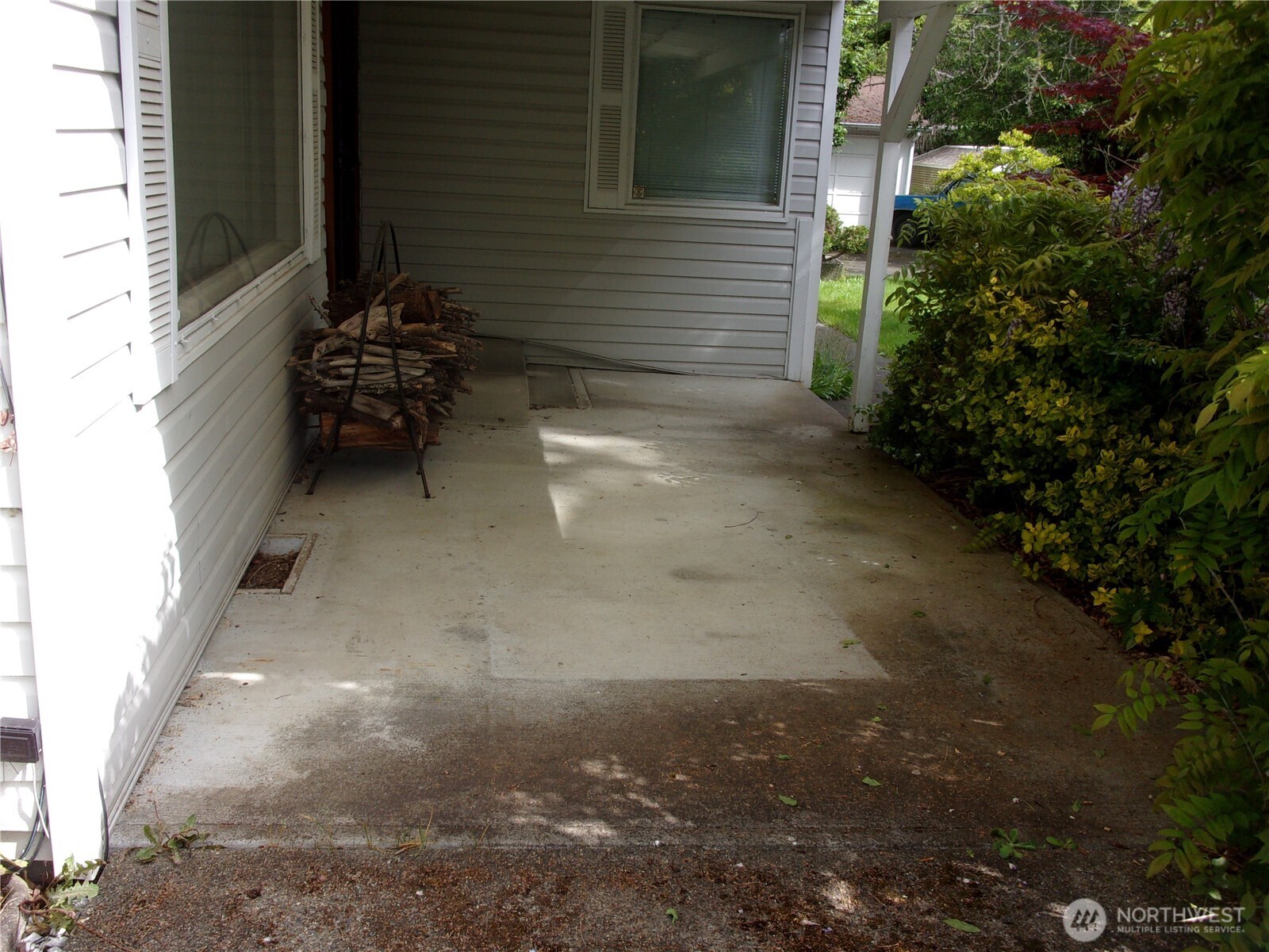 9404 A Street Property Photo 32