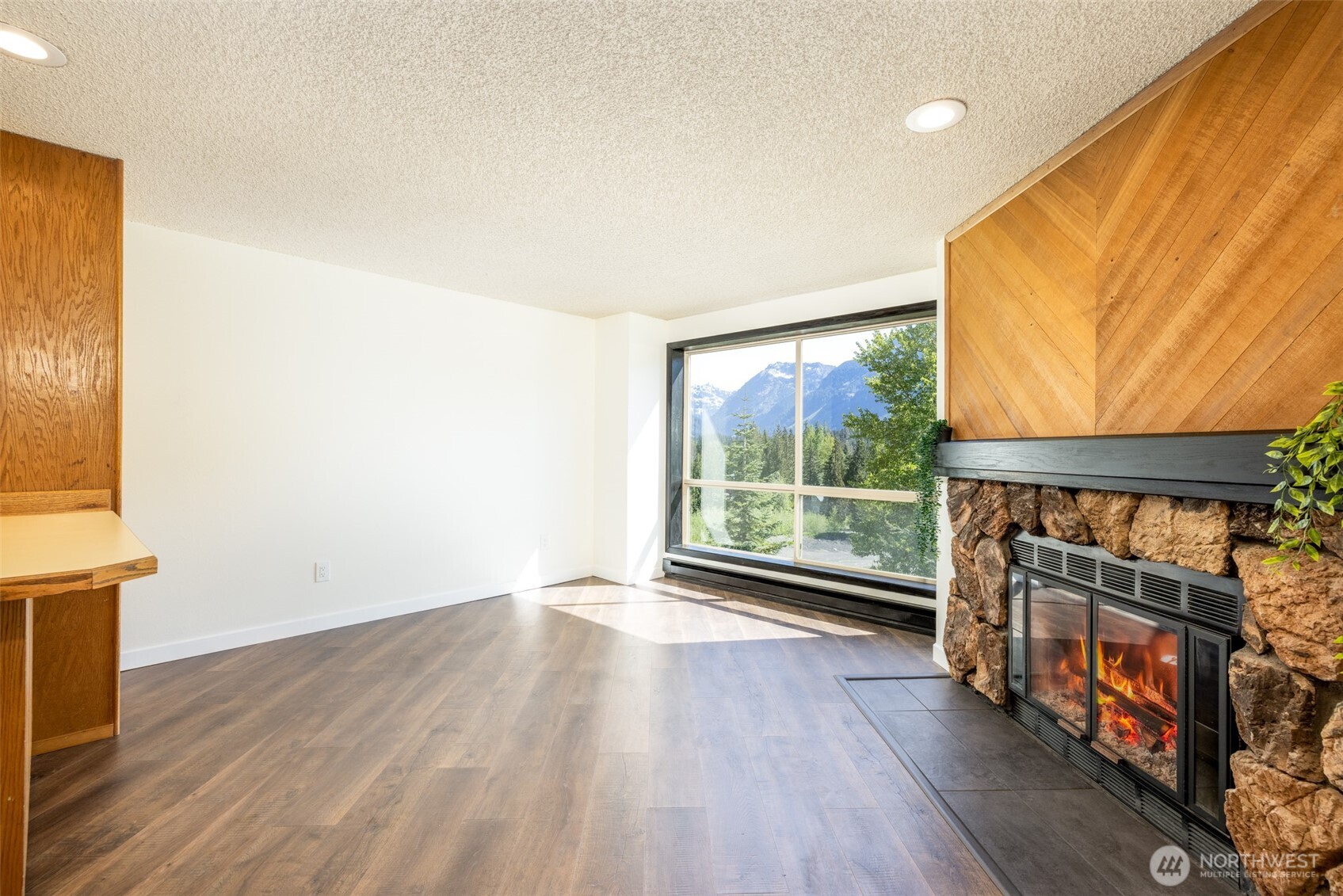 221 Hyak Drive 302 Property Photo 14