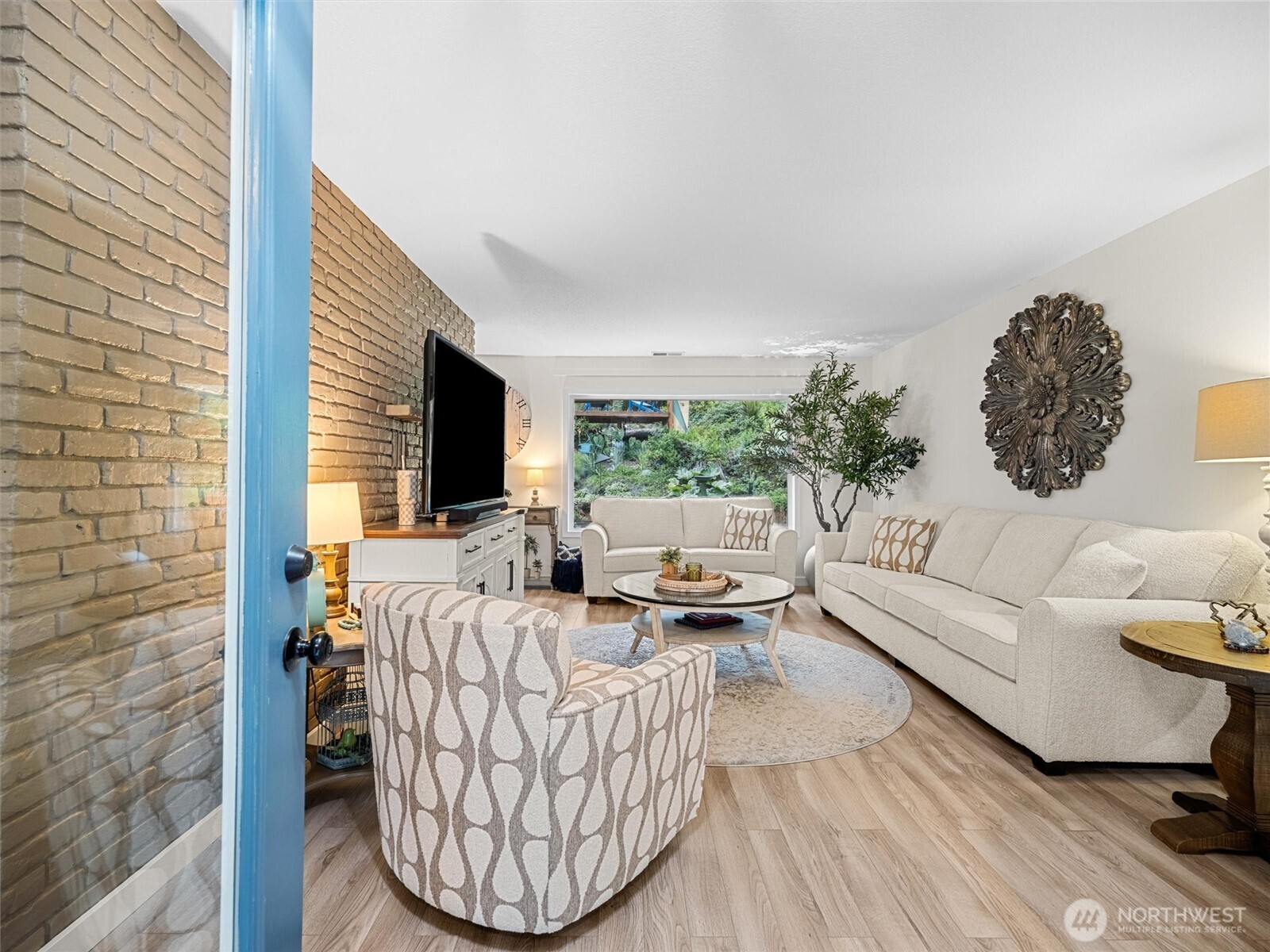 25719 Park Avenue Property Photo 6