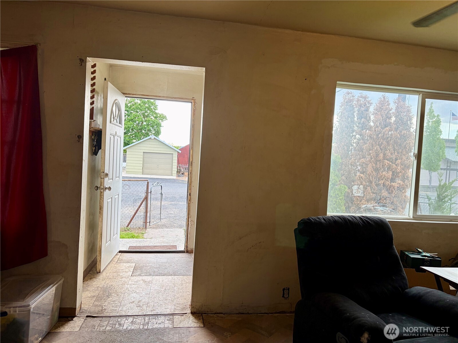 114 S 3rd Street Property Photo 5