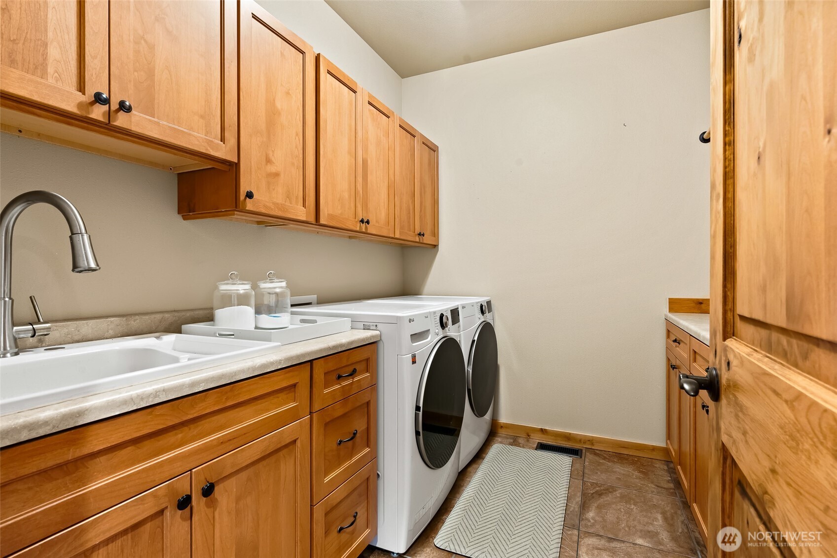 435 Watson Road Property Photo 25